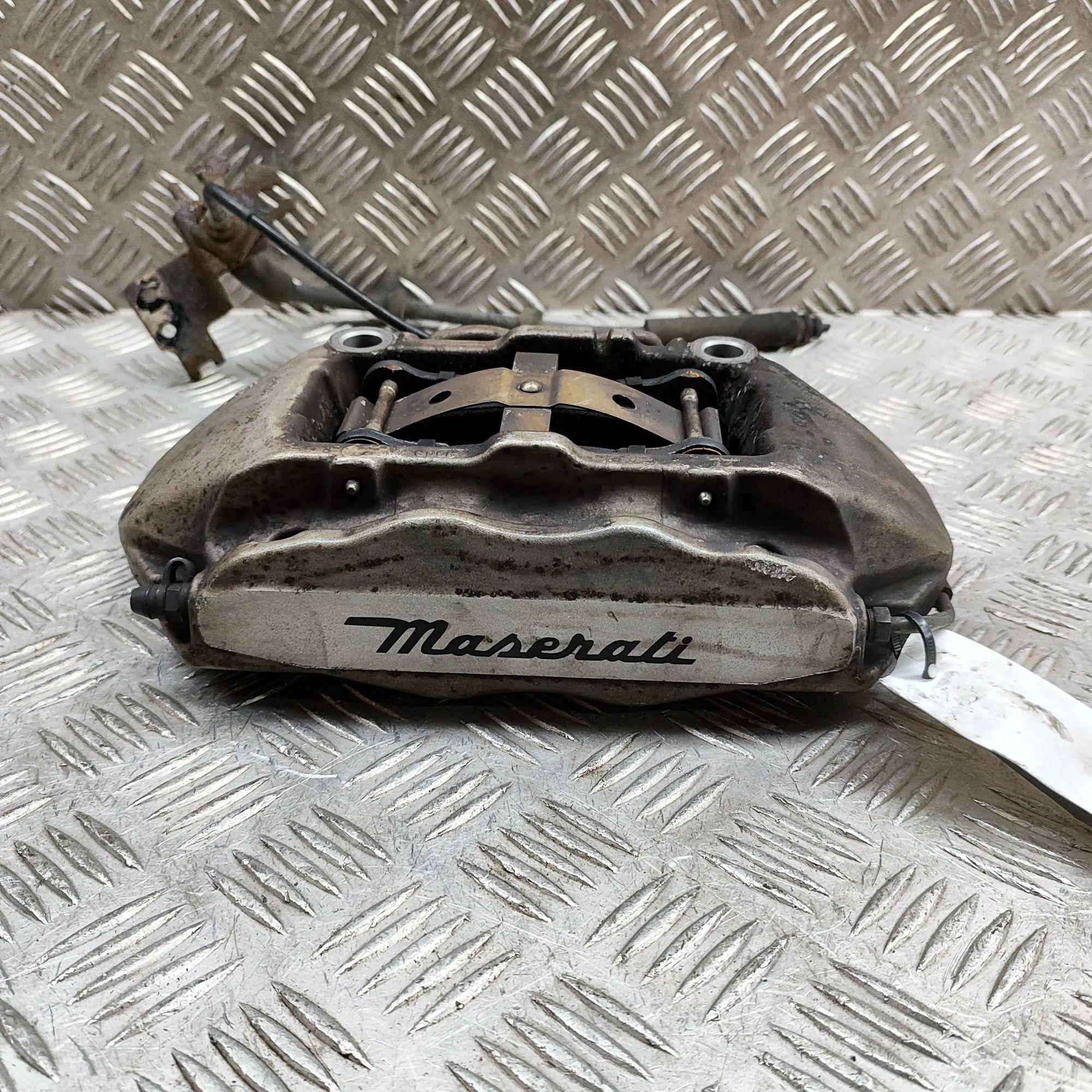 Maserati Quattroporte Brake caliper — front right Brake caliper — front right — MASERATI QUATTROP...