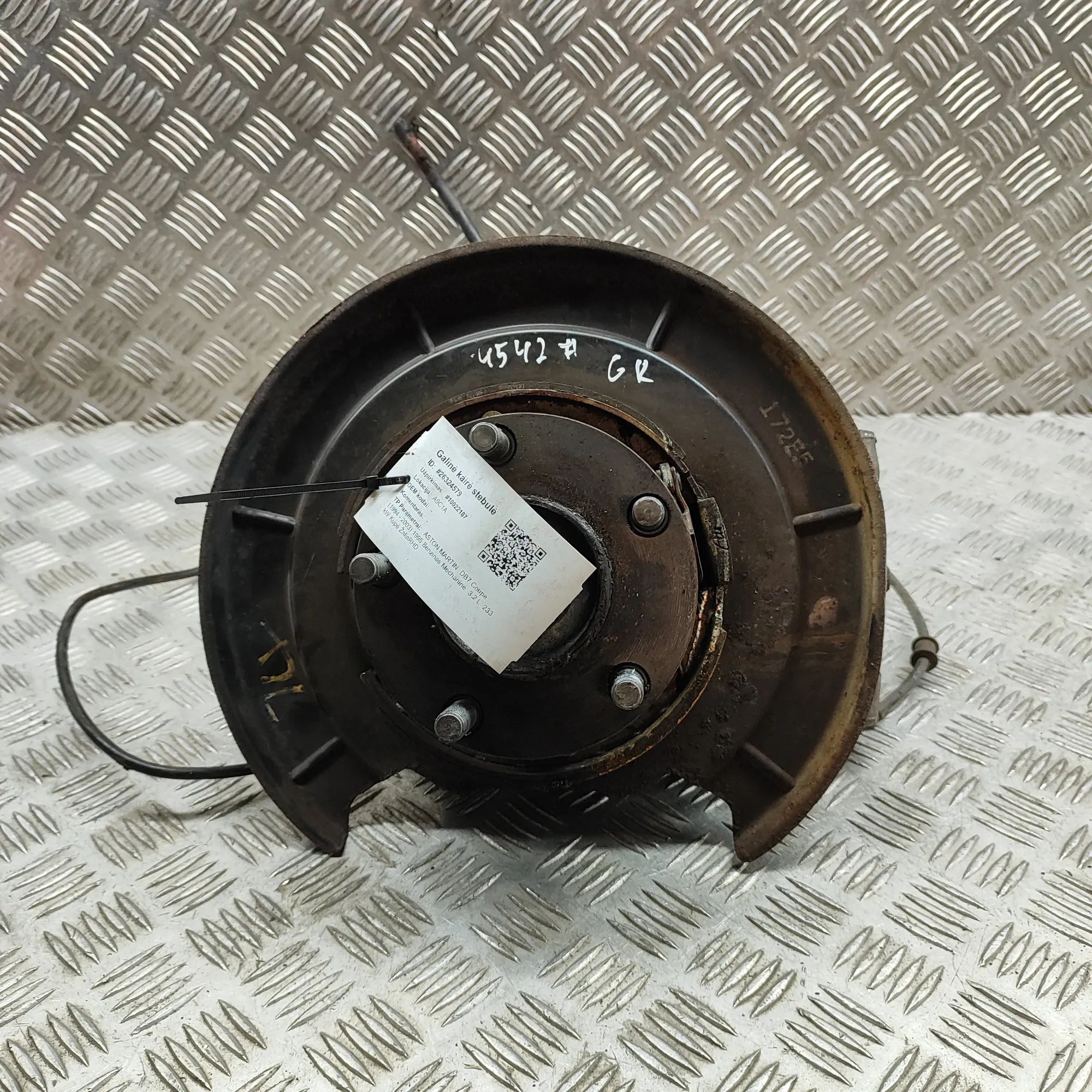 Rear Left Wheel Hub Spindle Brand/Model: ASTON MARTIN DB7
Year: 1995
Engine...