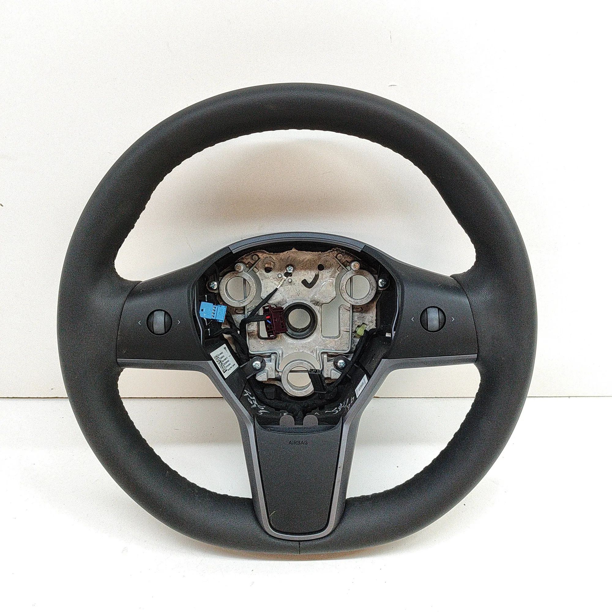 Tesla Model Y steering wheel Steering Wheel — TESLA MODEL Y (5YJY) (2019-PRE...