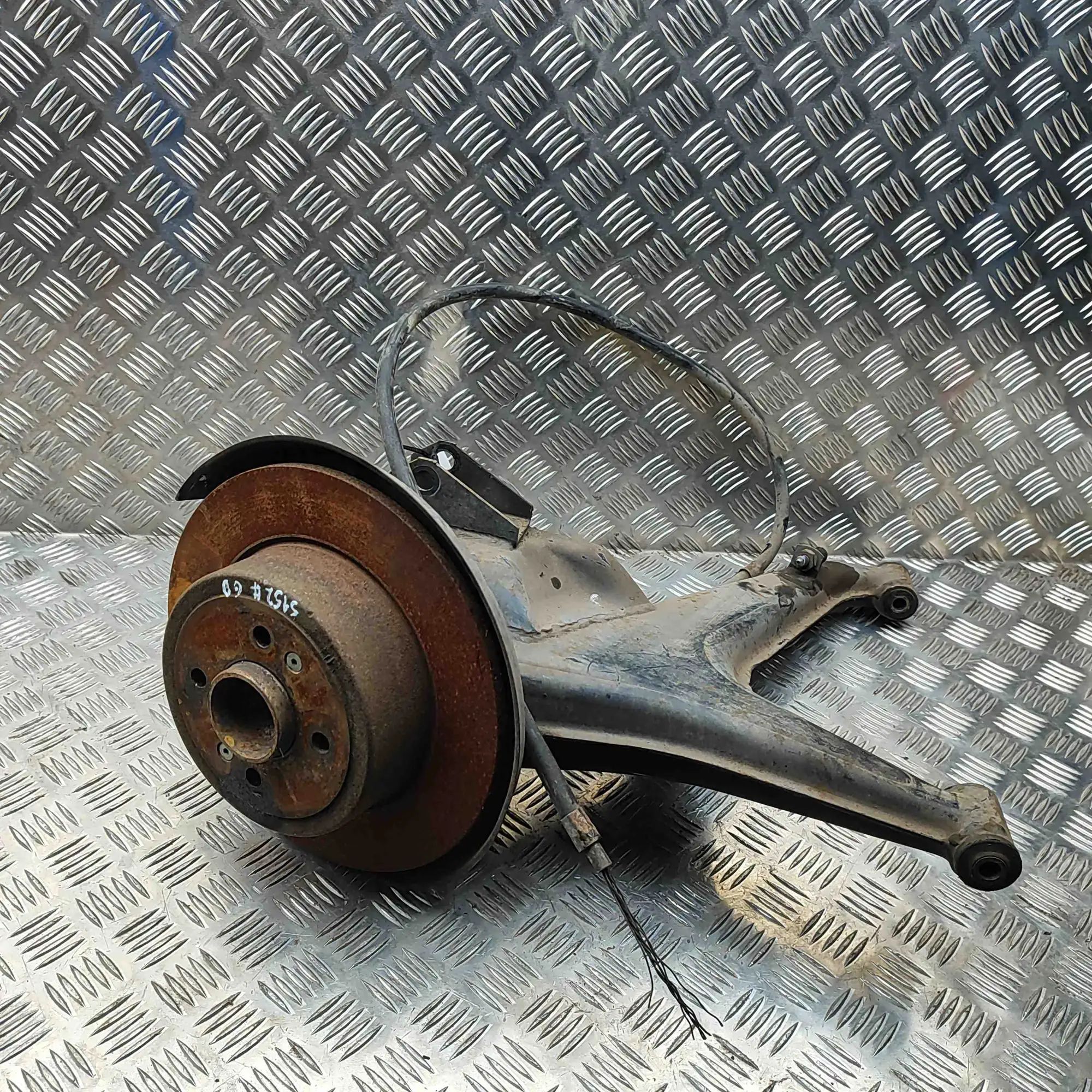 Maserati Biturbo (2, 4, Spyder, Karif) Rear Right Wheel Hub Rear Right Wheel Hub — MASERATI 425 (1987-1994)...