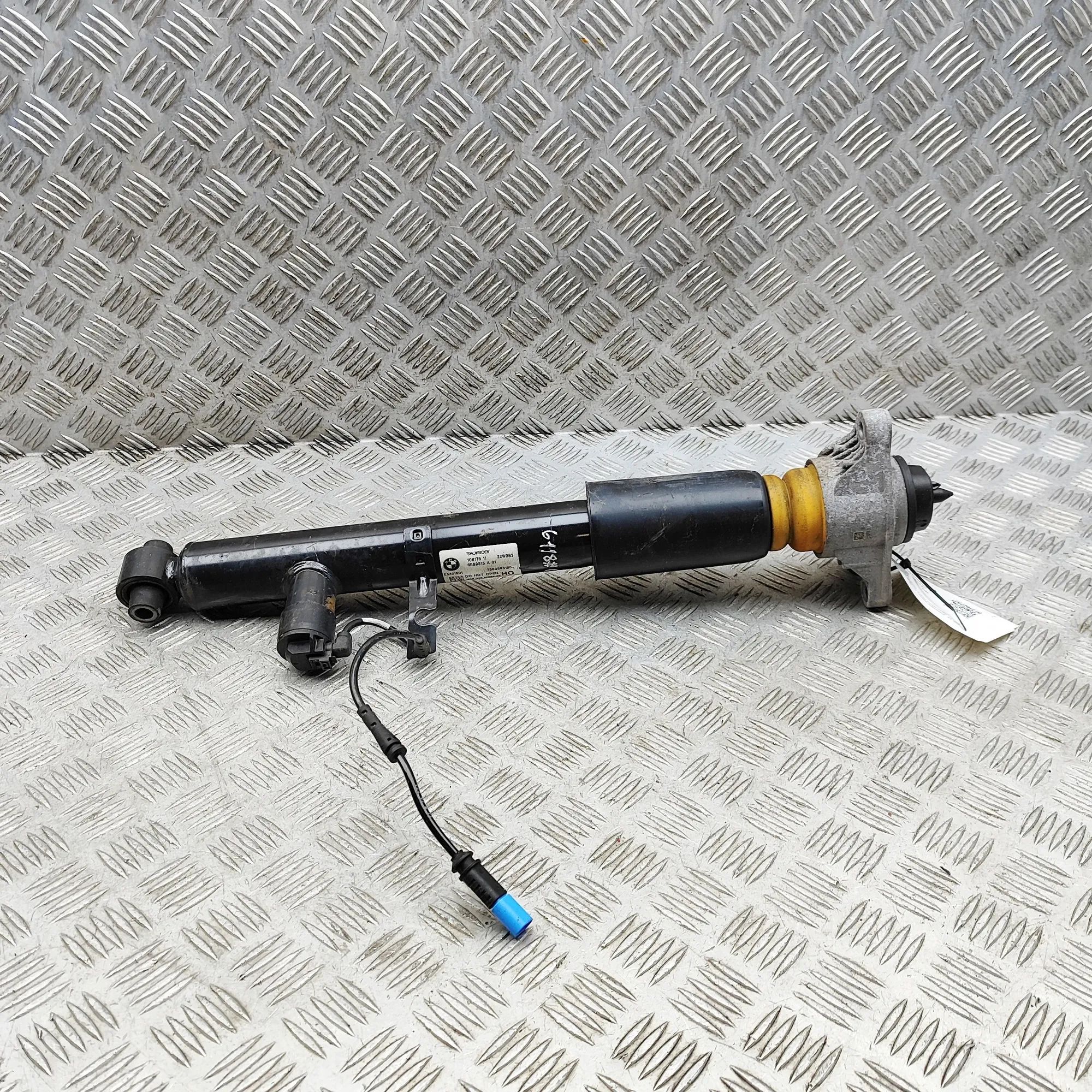 BMW 4 (G22 / G23 / G26)  Shock absorber — rear right Shock absorber — rear right — BMW 4 / i4 (G22, ...