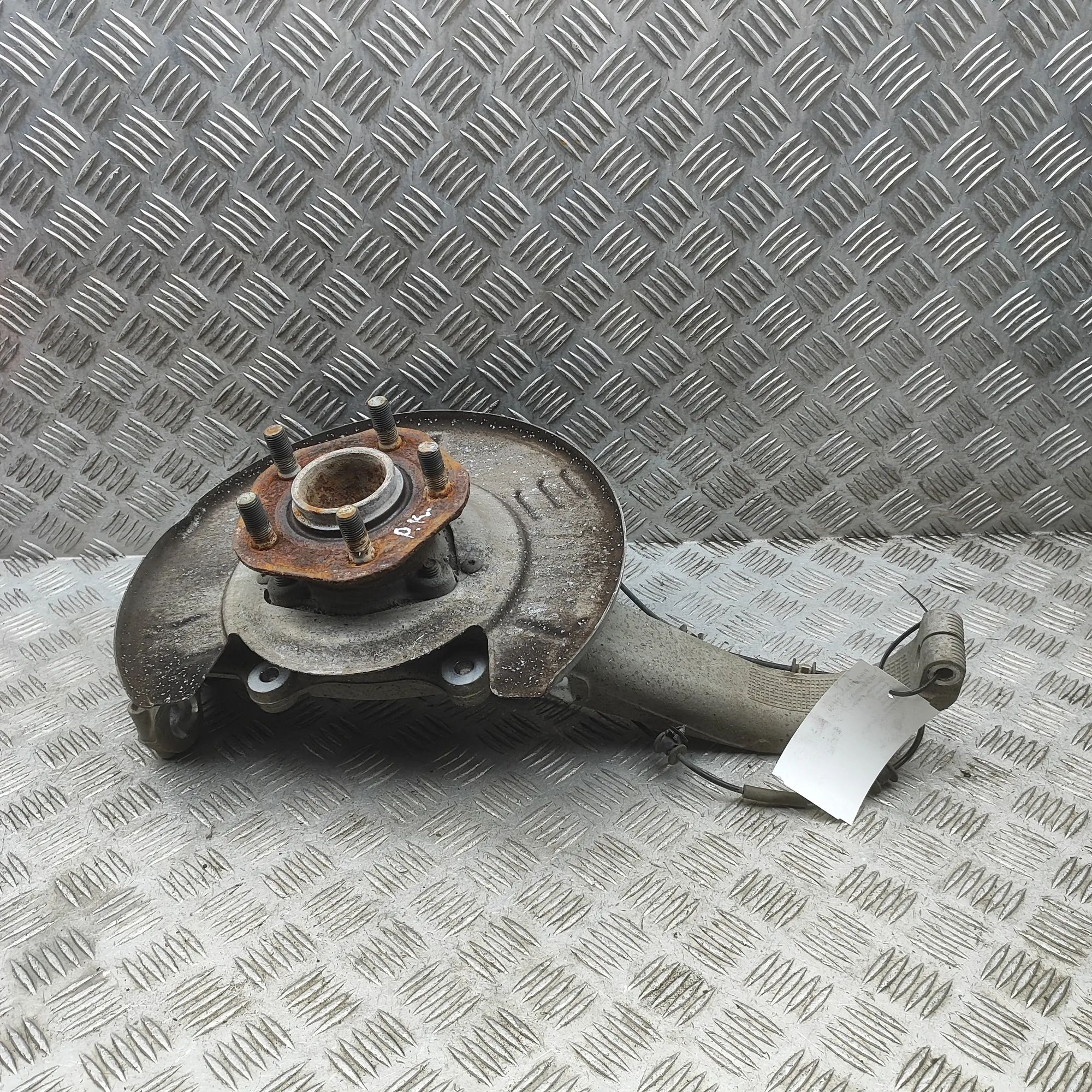 Tesla Model 3 Front Left Wheel Hub Front Left Wheel Hub — TESLA MODEL 3 (2017-PRES...