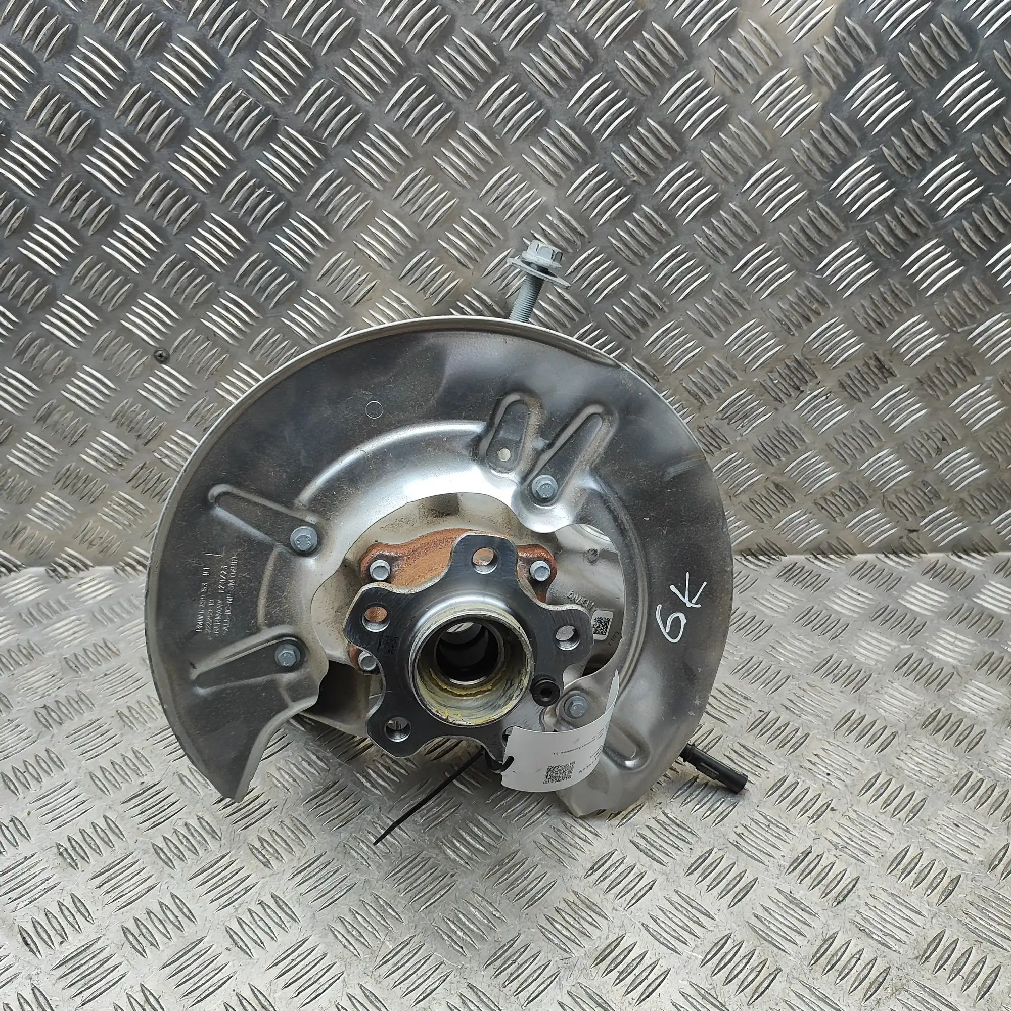 BMW X6 (G06) Rear Left Wheel Hub Spindle Rear Left Wheel Hub Spindle — BMW X6 (G06, F96)...