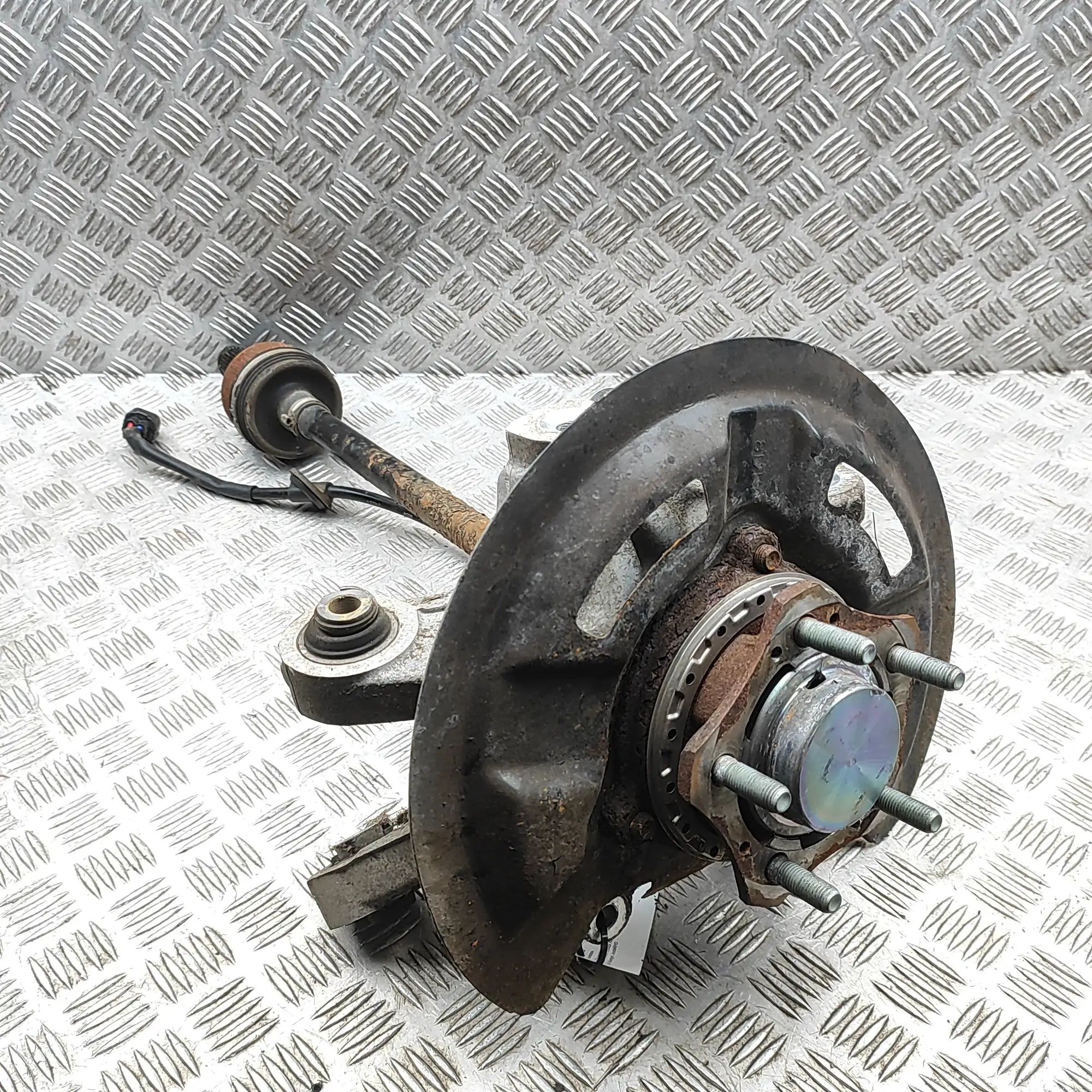 Hyundai Ioniq Rear Right Wheel Hub Rear Right Wheel Hub — HYUNDAI IONIQ (5 NE) (20...