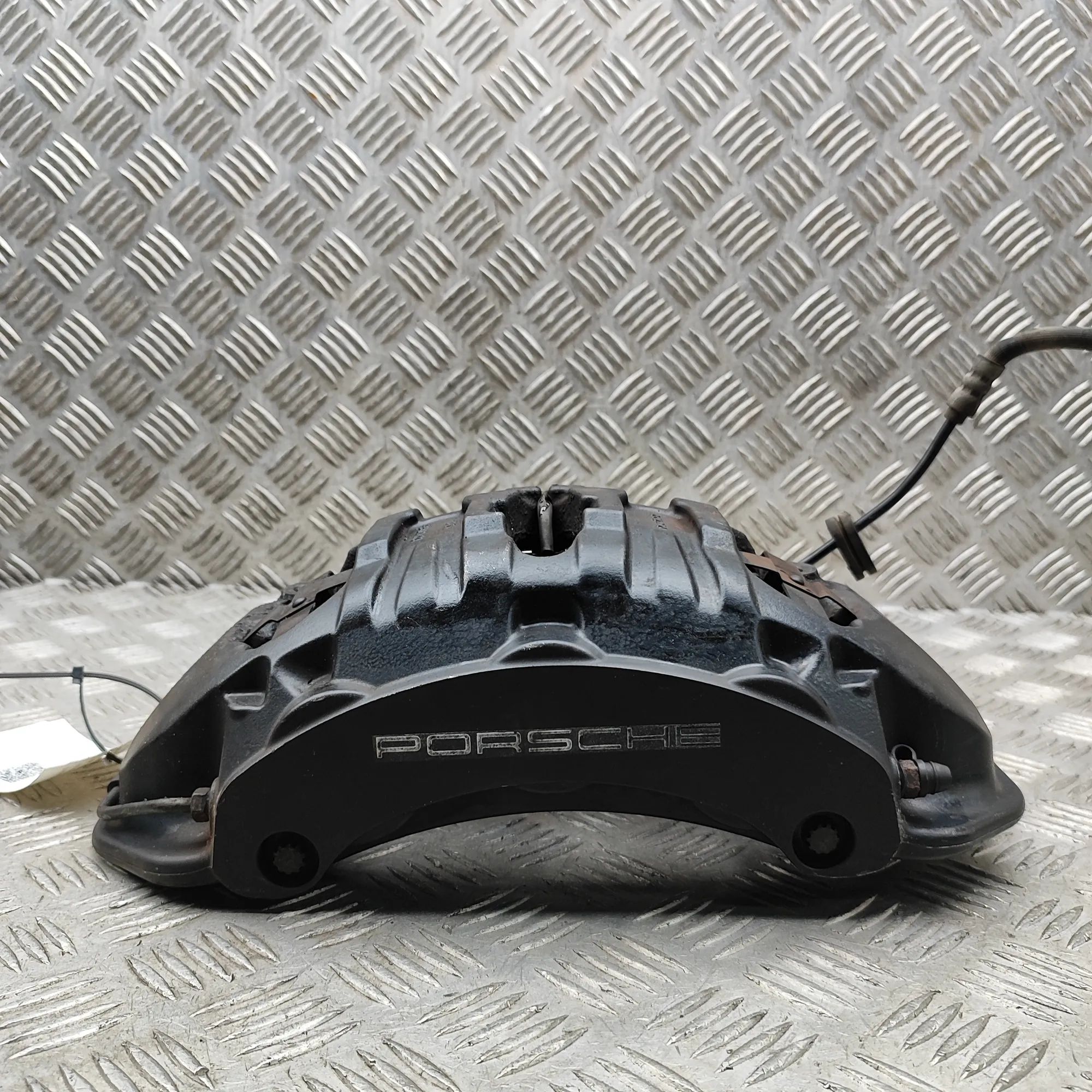 Porsche Cayenne Front Left Brake Caliper Front left brake caliper — PORSCHE CAYENNE (958...