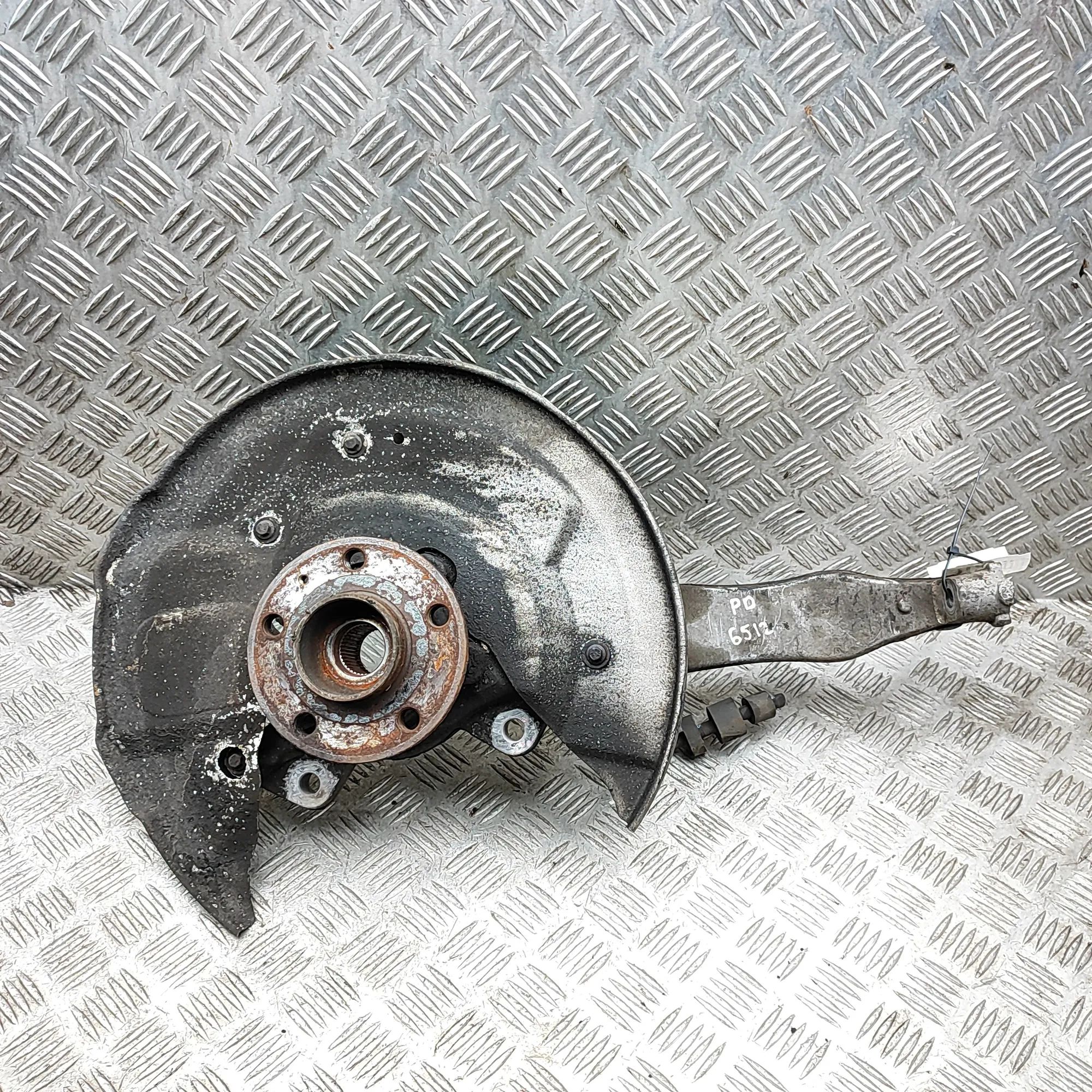 Volvo S90 Front Right Wheel Hub Front Right Wheel Hub — VOLVO S90 / V90 (2016-2...