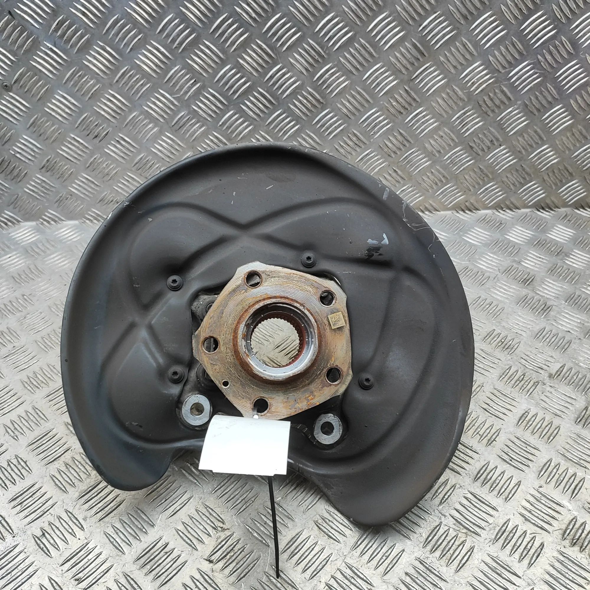 Volkswagen Touareg Rear Left Wheel Hub Spindle Rear Left Wheel Hub Spindle — VW TOUAREG (CR7) ...