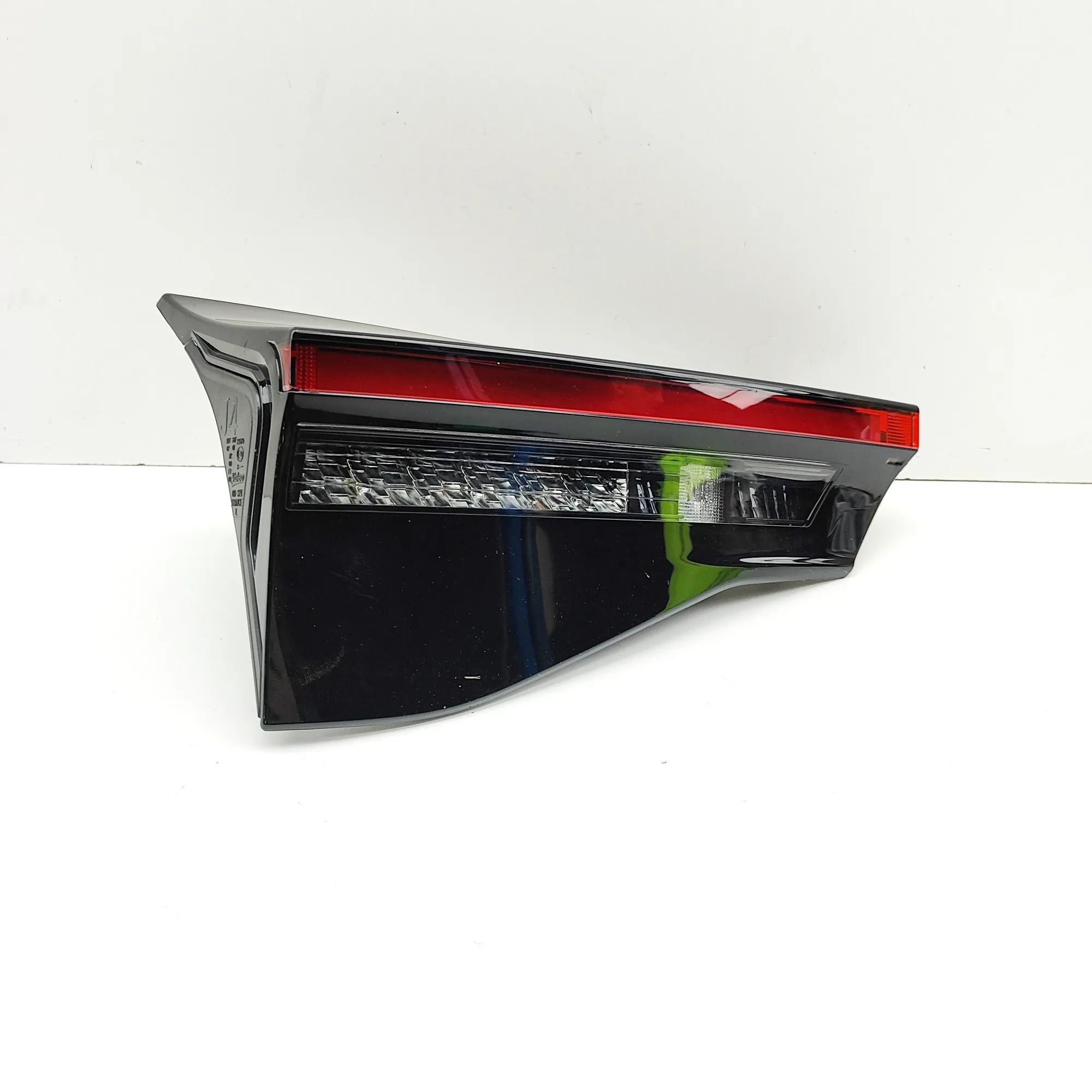 Toyota Yaris Left Side Tailgate Tail Light Left Side Tailgate Tail Light — TOYOTA YARIS (C...