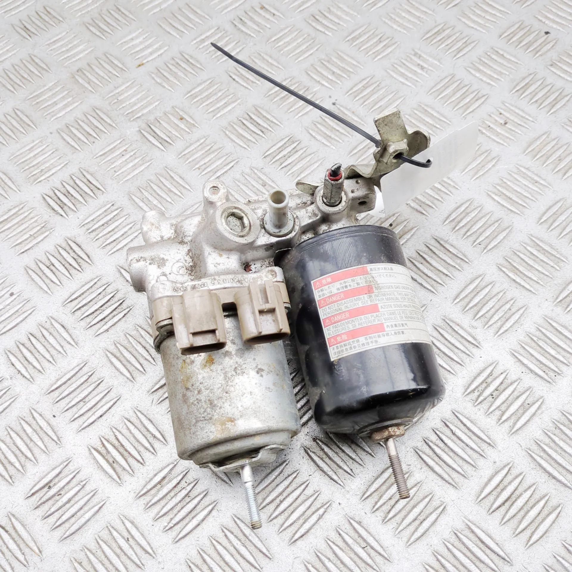 Lexus CT ABS hydraulic pump ABS Pump — LEXUS CT (2010-2022) — 47070-12010

...