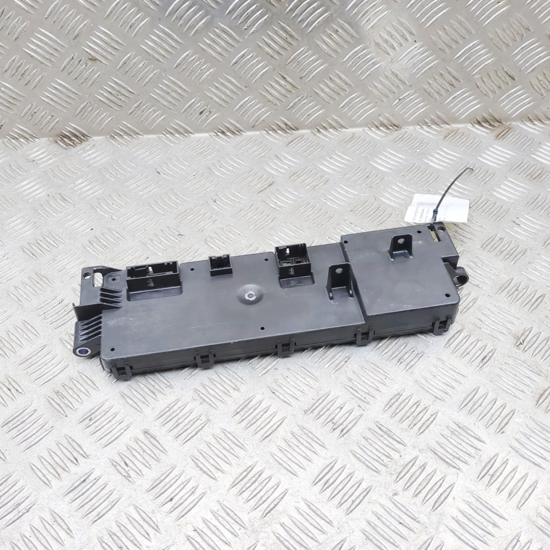 Other Control Units Brand/Model: VW ID.3
Year: 2019

Other Control ...