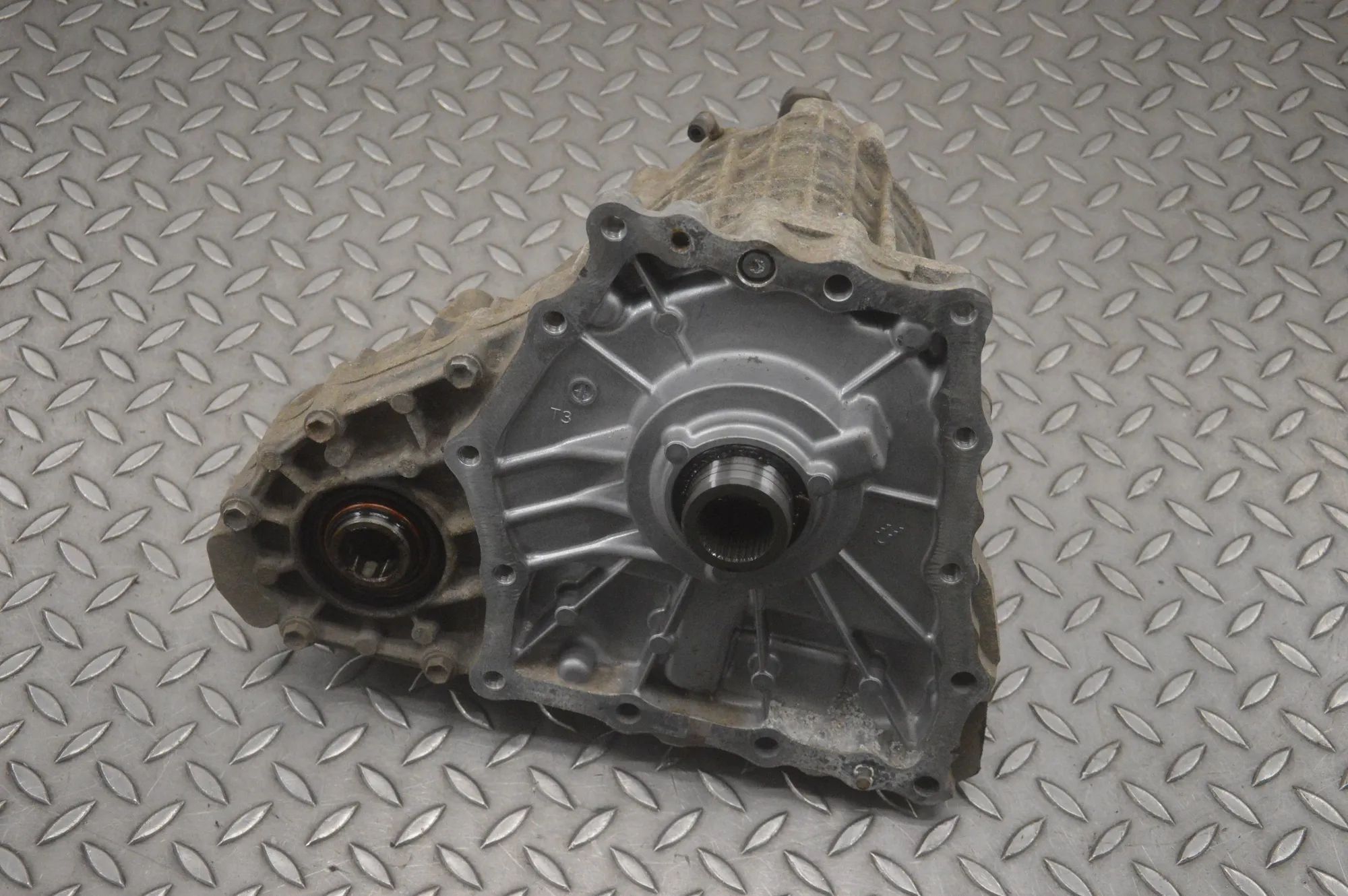 Infiniti FX / QX70 (S51) Transfer case Transfer case — INFINITI FX II / QX70 (S51) (20...