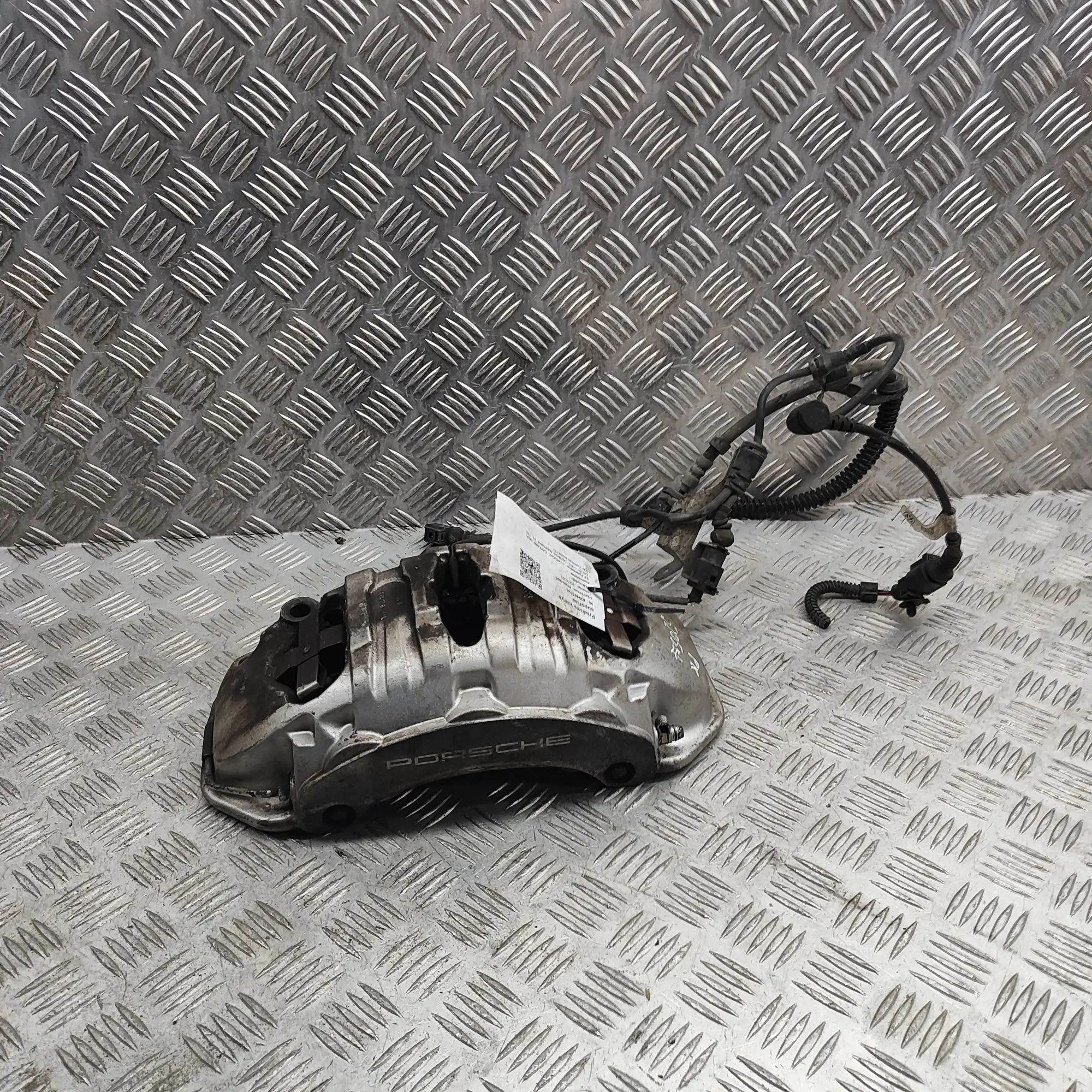 Porsche Cayenne Front Left Brake Caliper Front left brake caliper — PORSCHE CAYENNE (958...