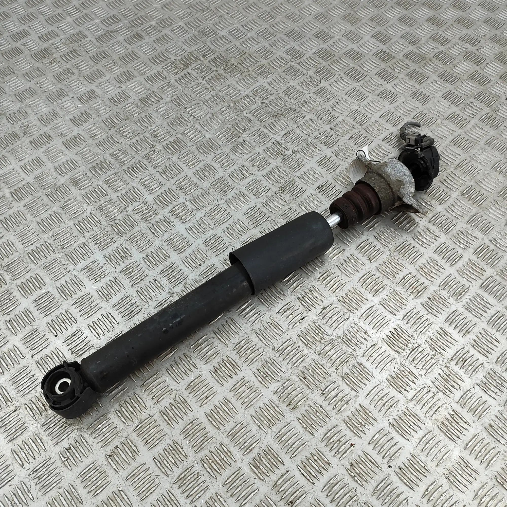 Audi A6 (C7) Shock absorber — rear right Shock absorber — rear right — AUDI A6 (C7, 4G) ...