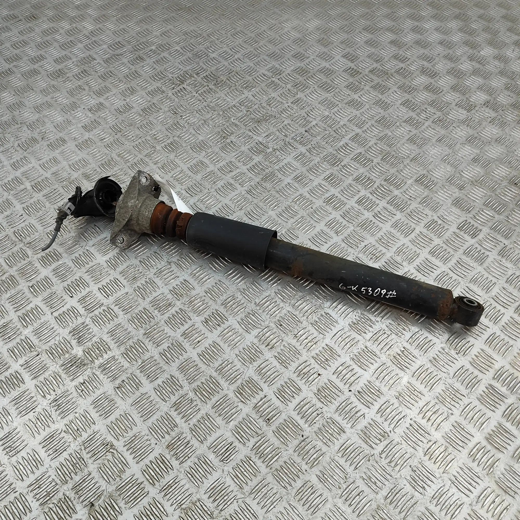 Audi A6 (C7) Rear Left Shock Absorber Rear Left Shock Absorber — AUDI A6 (C7, 4G) (20...