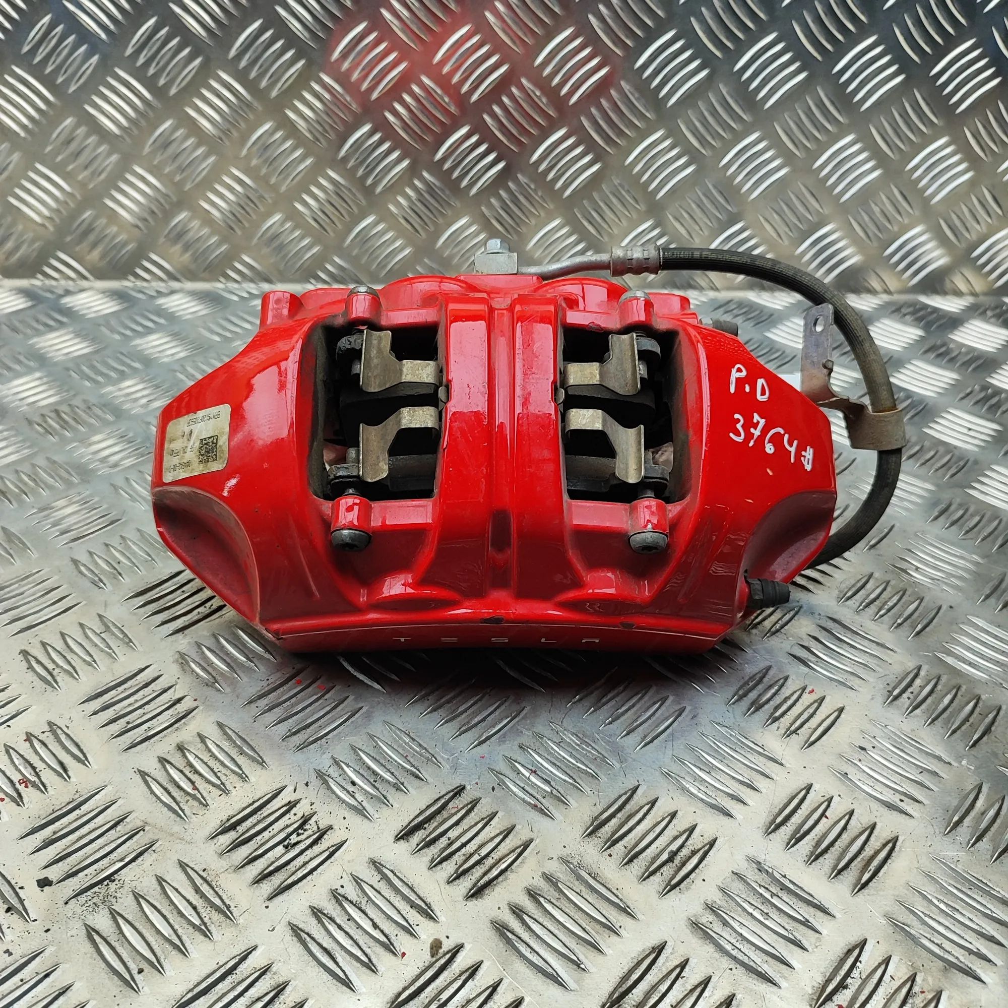 Tesla Model 3 Brake caliper — front right Brake caliper — front right — TESLA MODEL 3 (20...