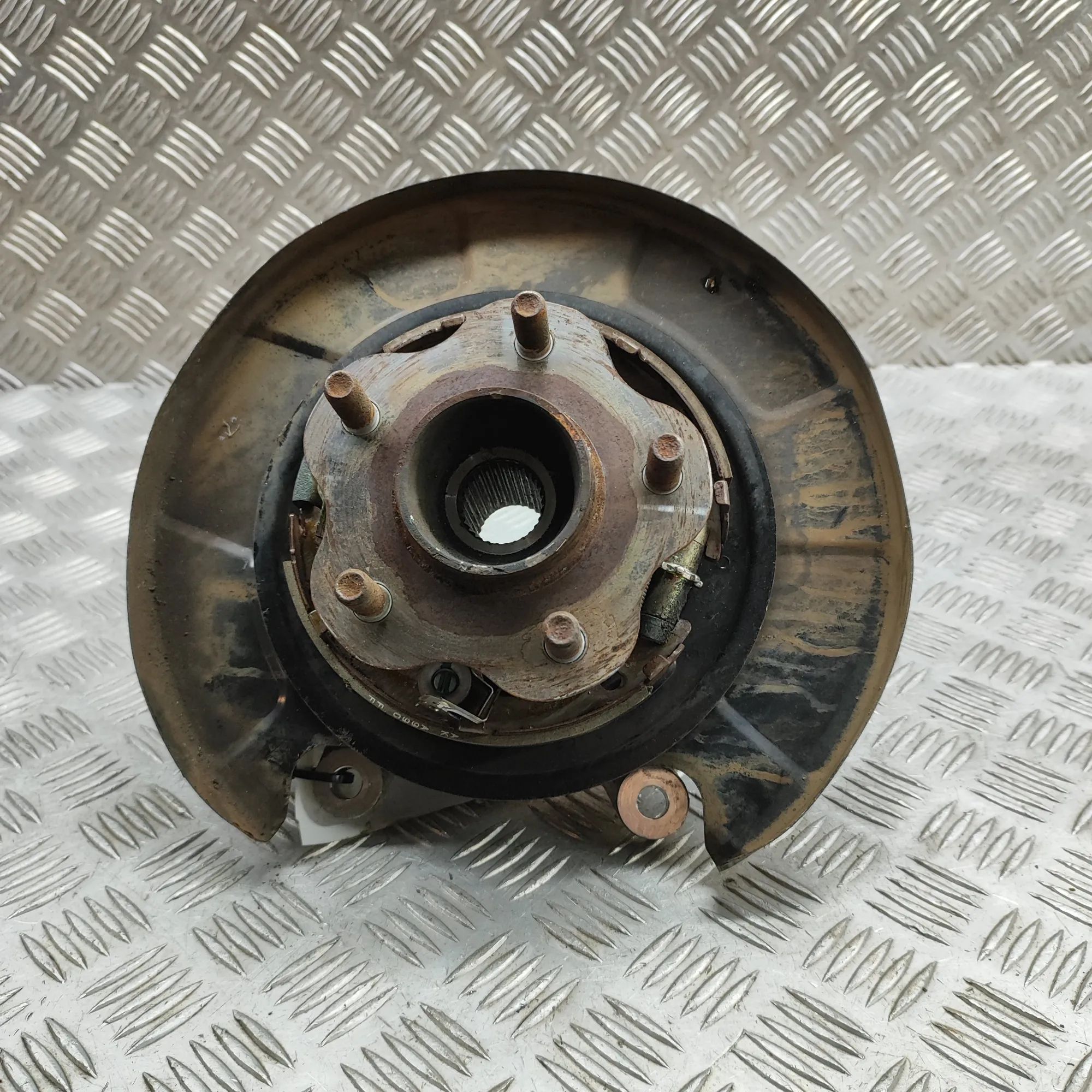 Nissan 350Z Rear Right Wheel Hub Rear Right Wheel Hub — NISSAN 350Z (Z33) (2002-...