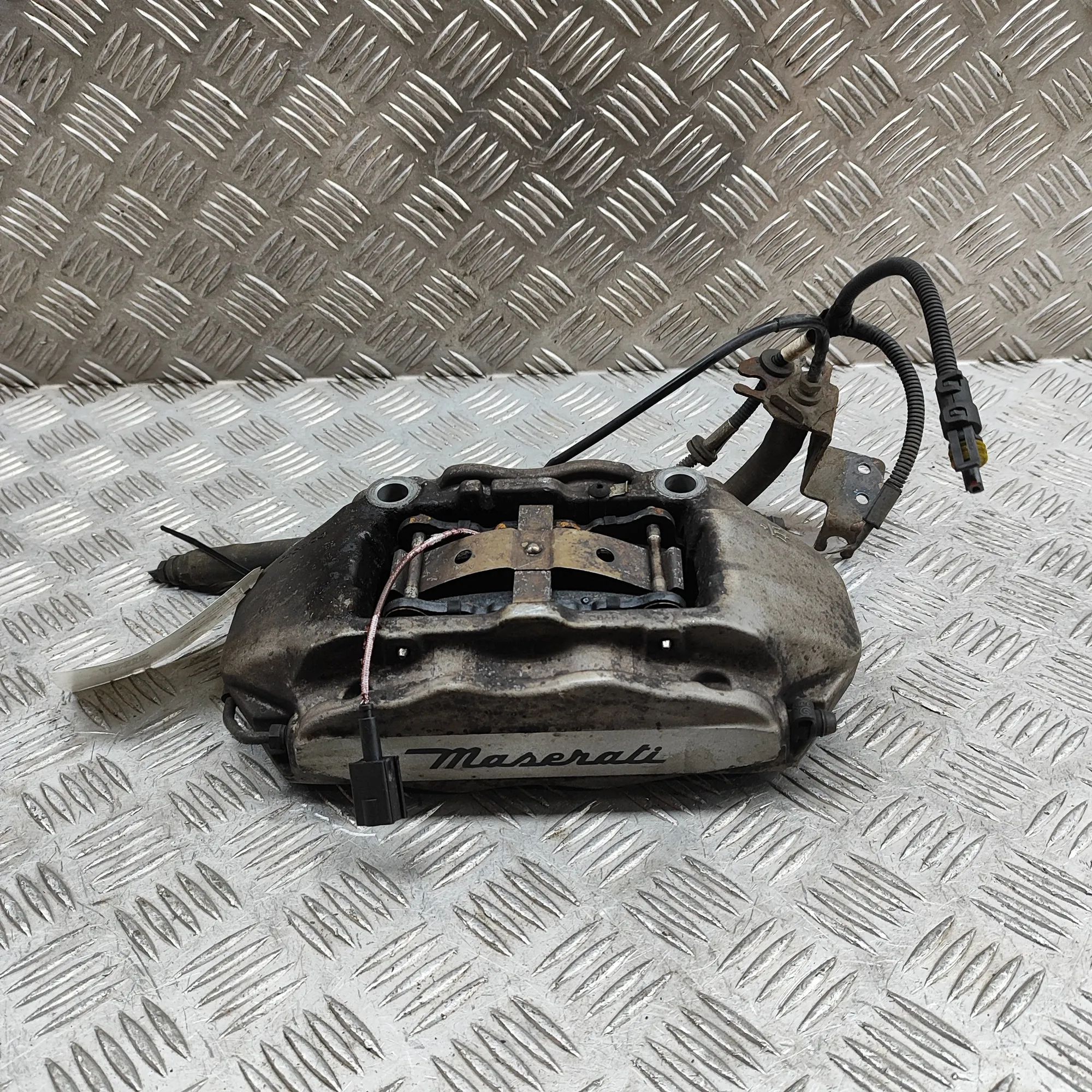 Maserati Quattroporte Front Left Brake Caliper Front left brake caliper — MASERATI QUATTROPORT...
