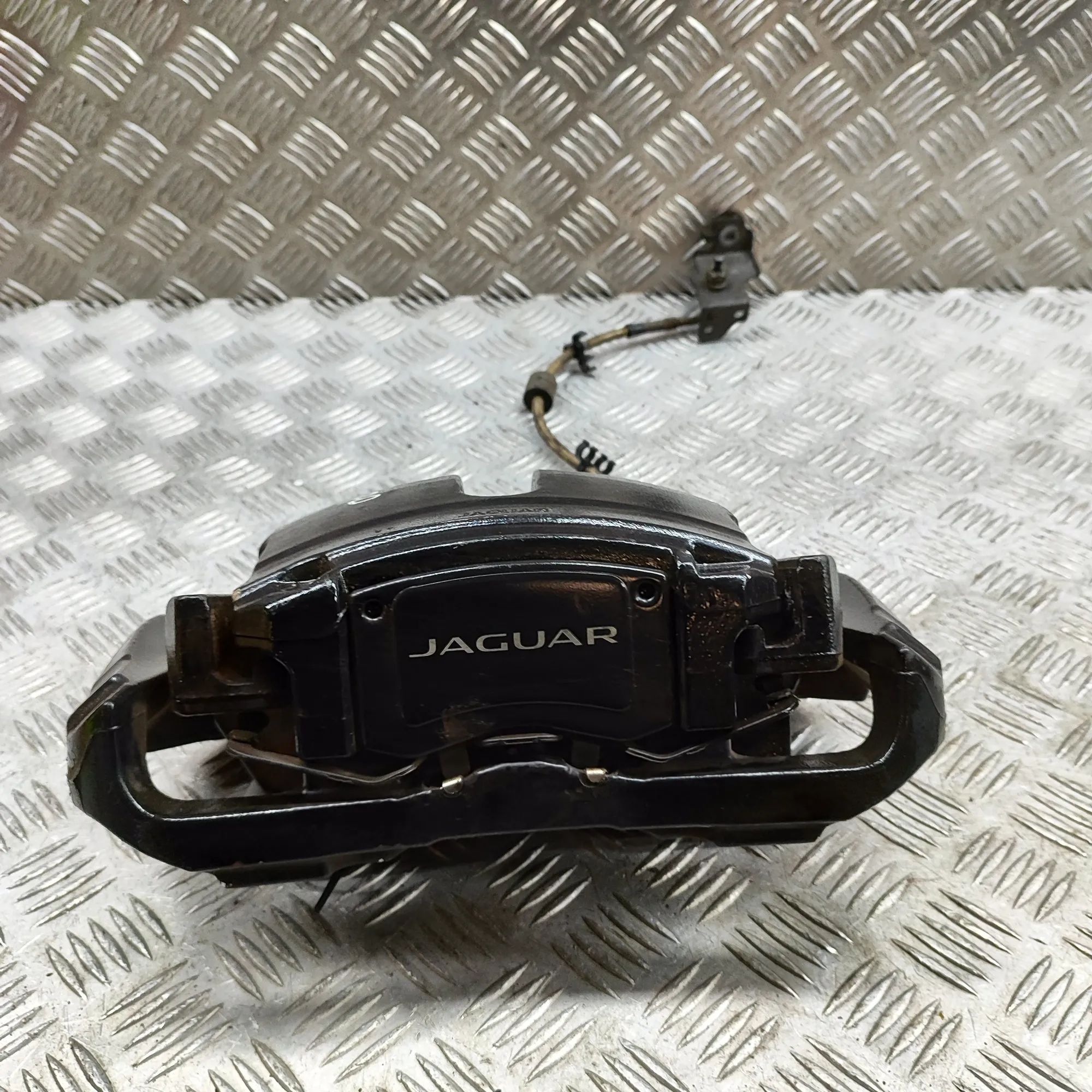 Jaguar F-Type Brake caliper — front right Brake caliper — front right — JAGUAR F-TYPE (Co...