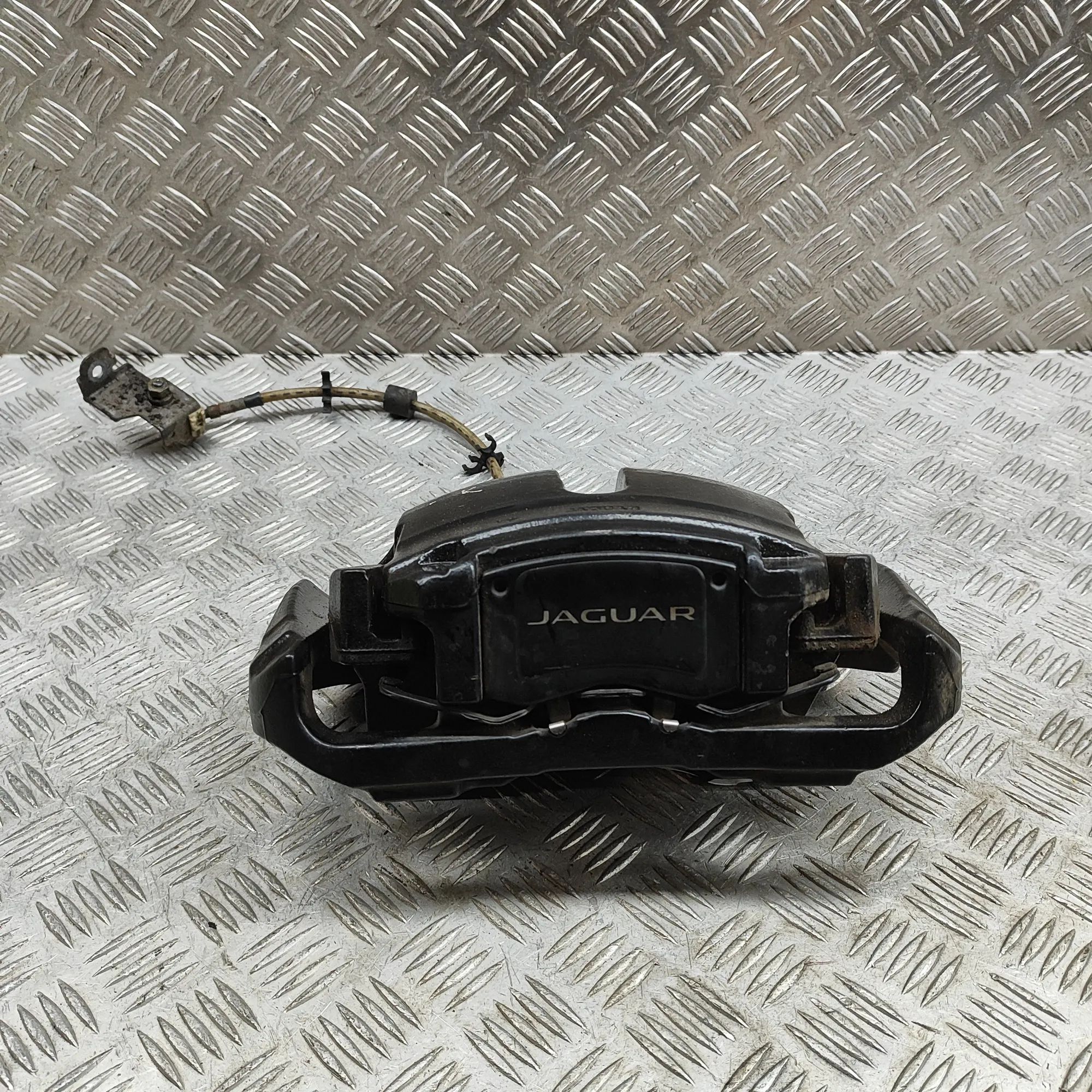 Jaguar F-Type Front Left Brake Caliper Front left brake caliper — JAGUAR F-TYPE (Coupe...