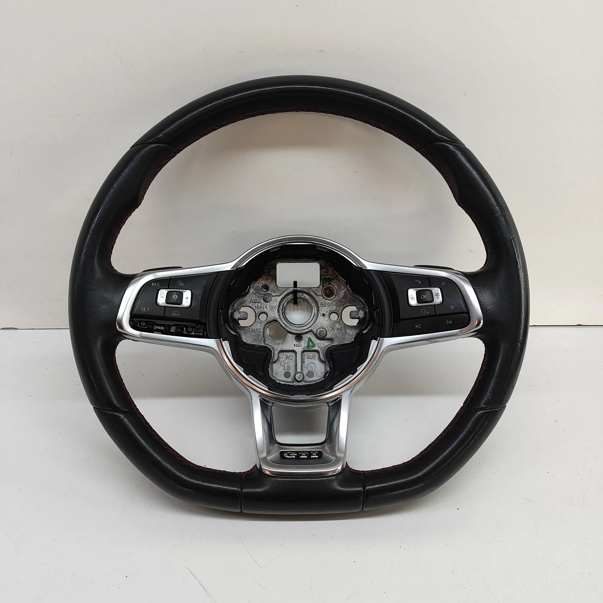 Volkswagen Golf 7 steering wheel
