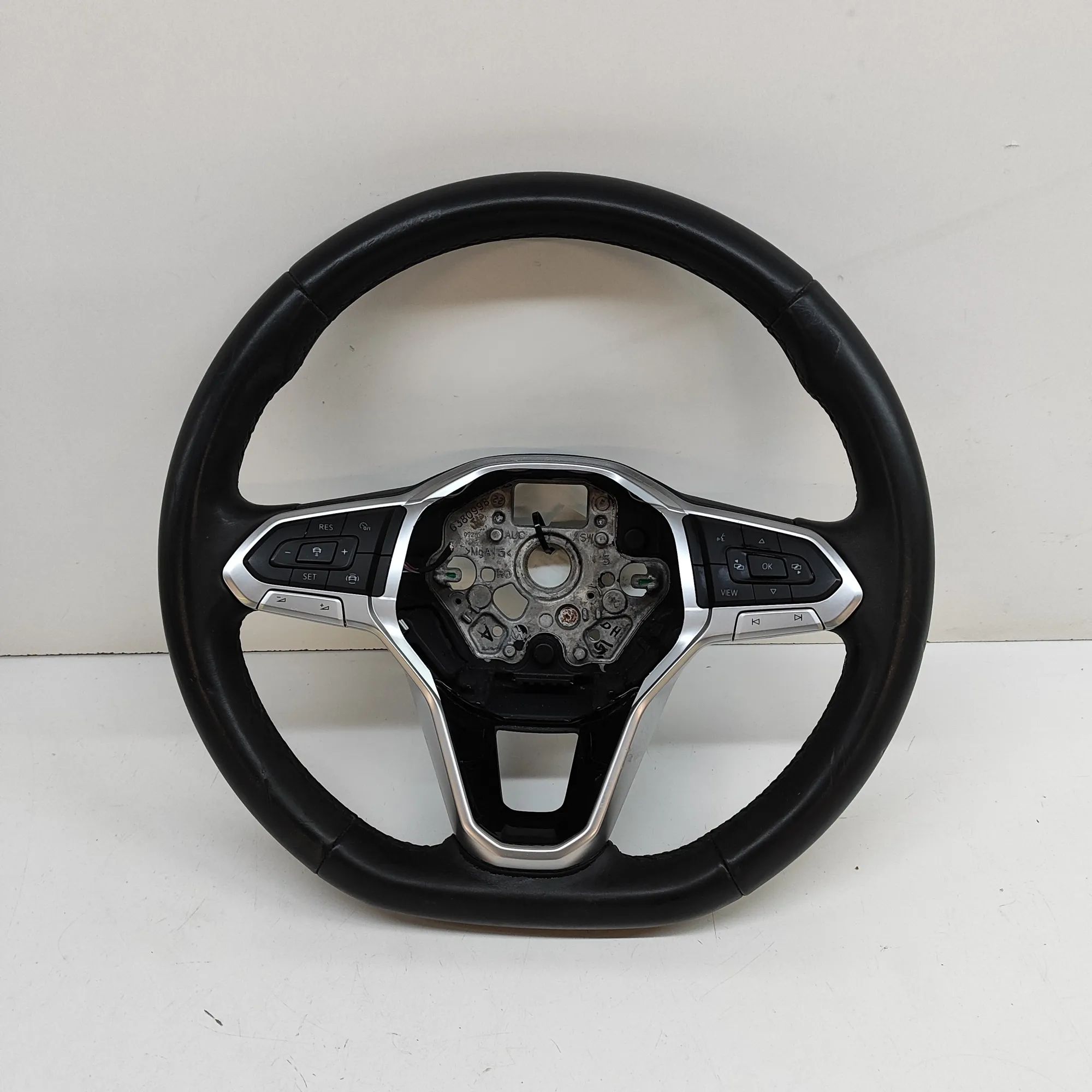 Volkswagen Caddy V steering wheel