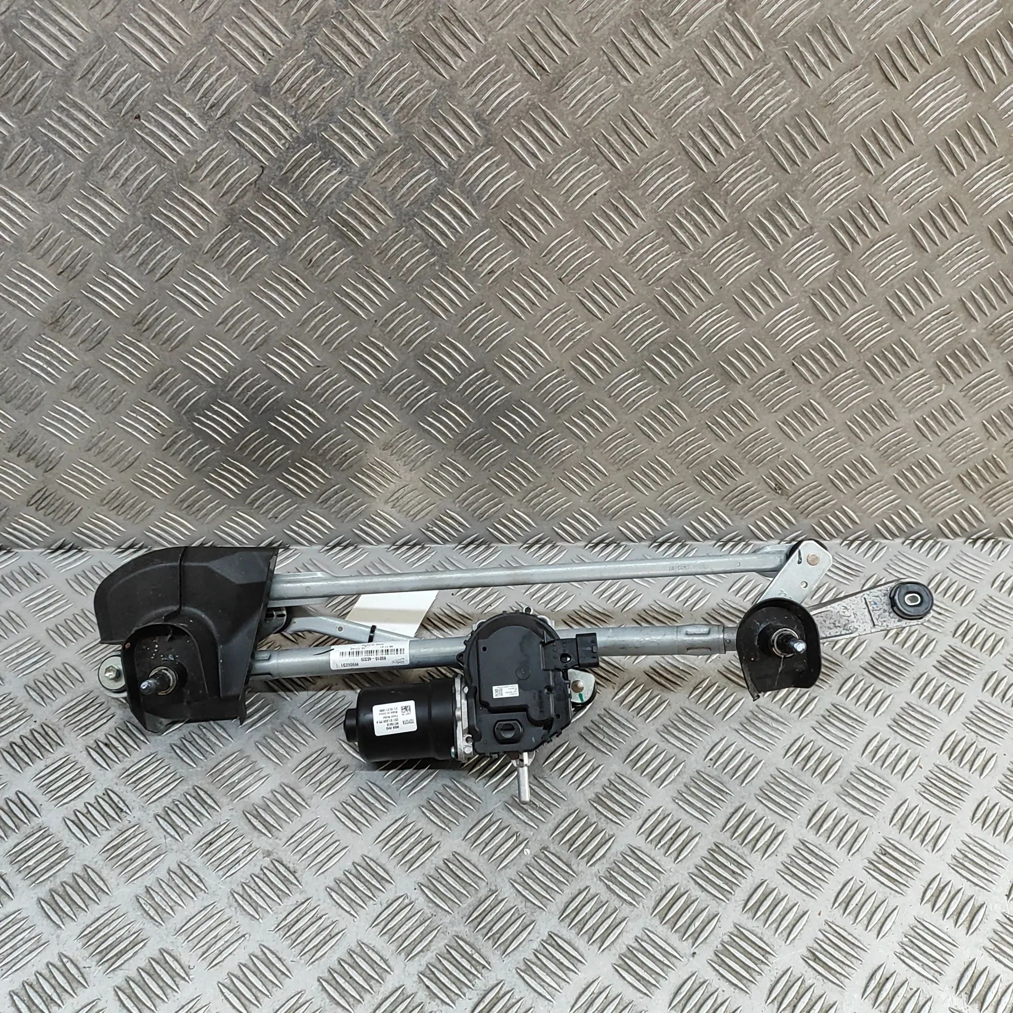 Lexus RX Front Windshield Wiper Mechanism Front Windshield Wiper Mechanism — LEXUS RX (_L...