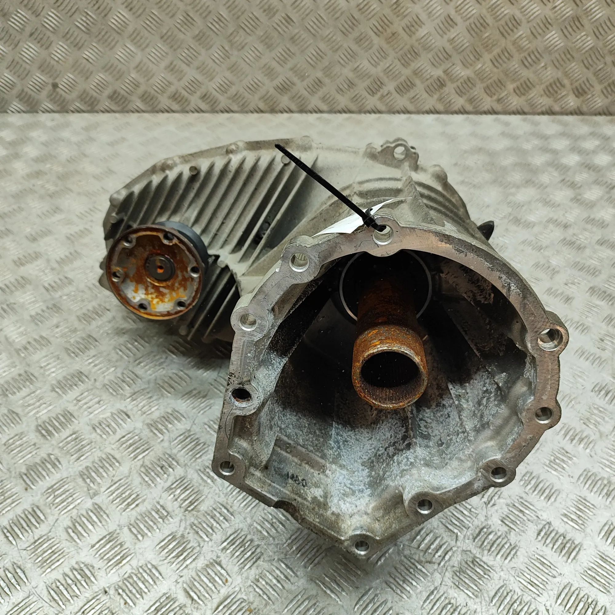 Audi Q7 (4L) Transfer case Transfer case — AUDI Q7 (4L) (2006-2015) — 0AQ3...