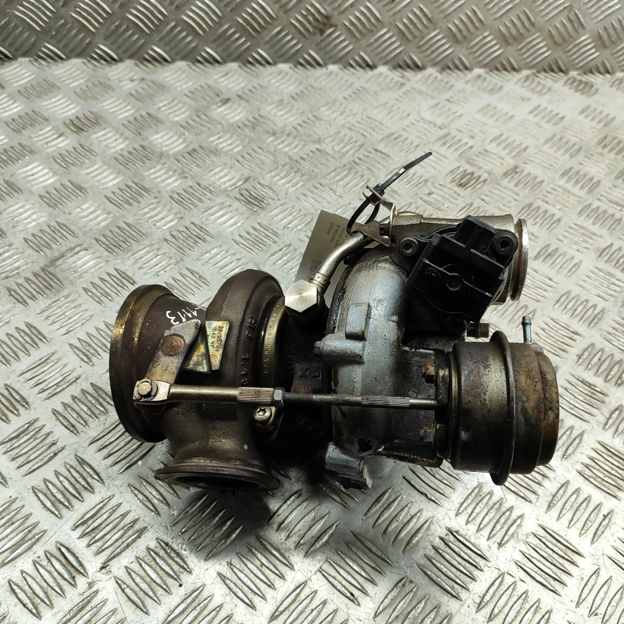 BMW 7 (F01 / F02 / F03 / F04) Turbocharger Turbocharger — BMW 7 SERIES (F01, F02) (2008-20...
