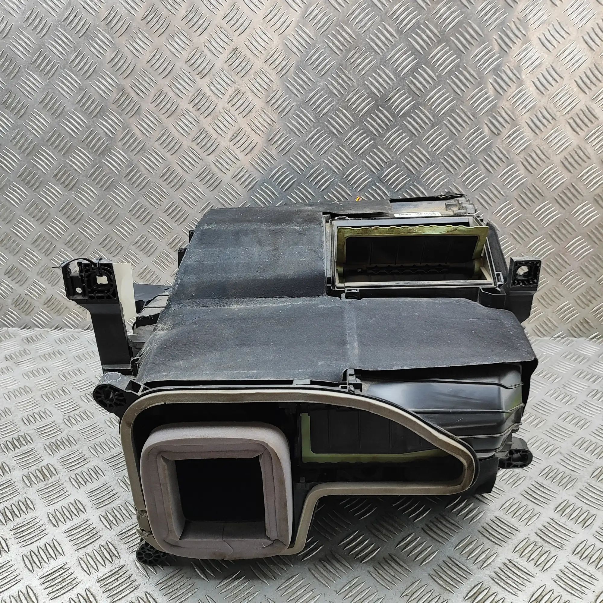 Volkswagen ID.4 Interior Heater Interior Heater — VW ID.4 (E21) (2020-PRESENT) ...
