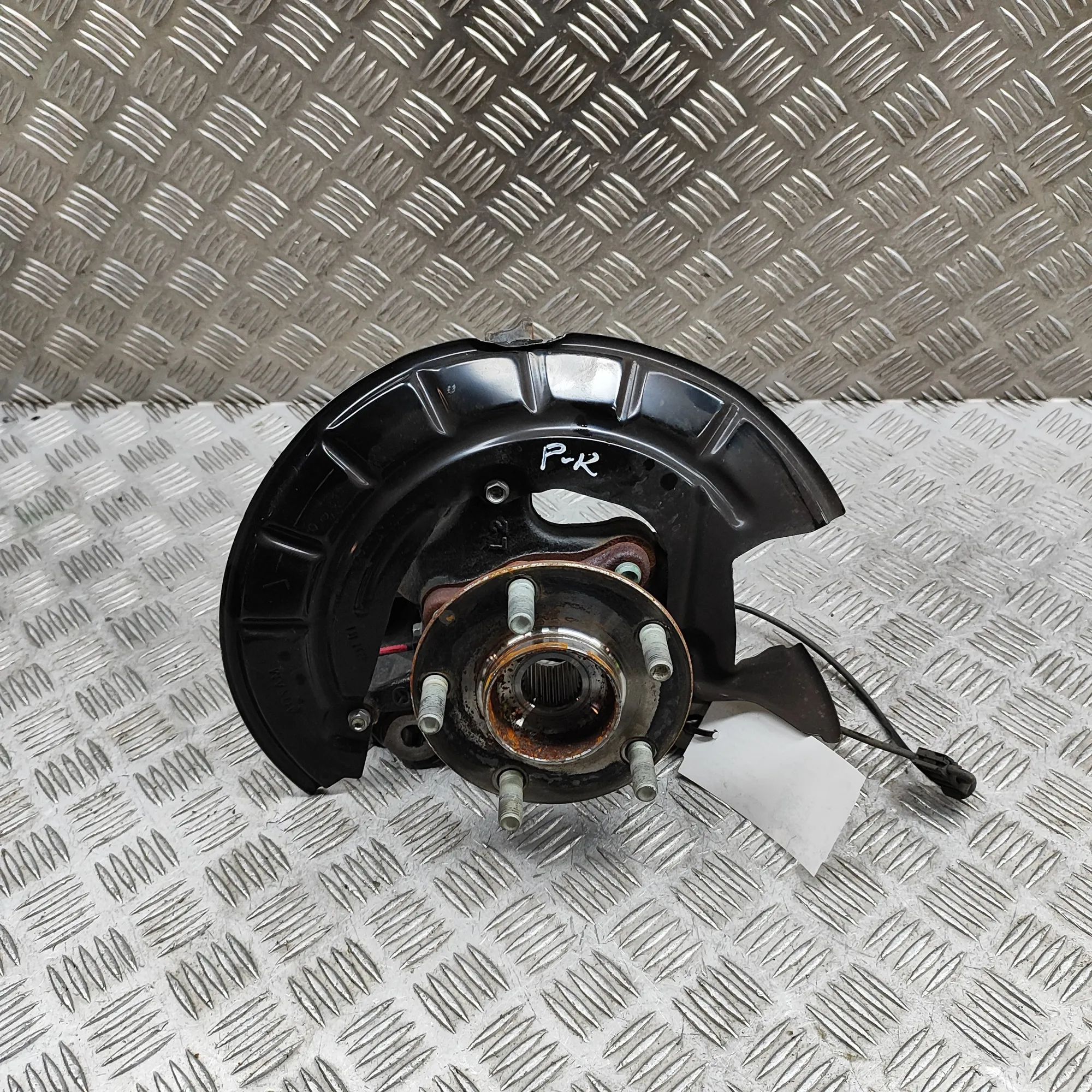 Mazda 3 (BP) Front Left Wheel Hub Front Left Wheel Hub — MAZDA CX-3 (0 DM) (2019-...