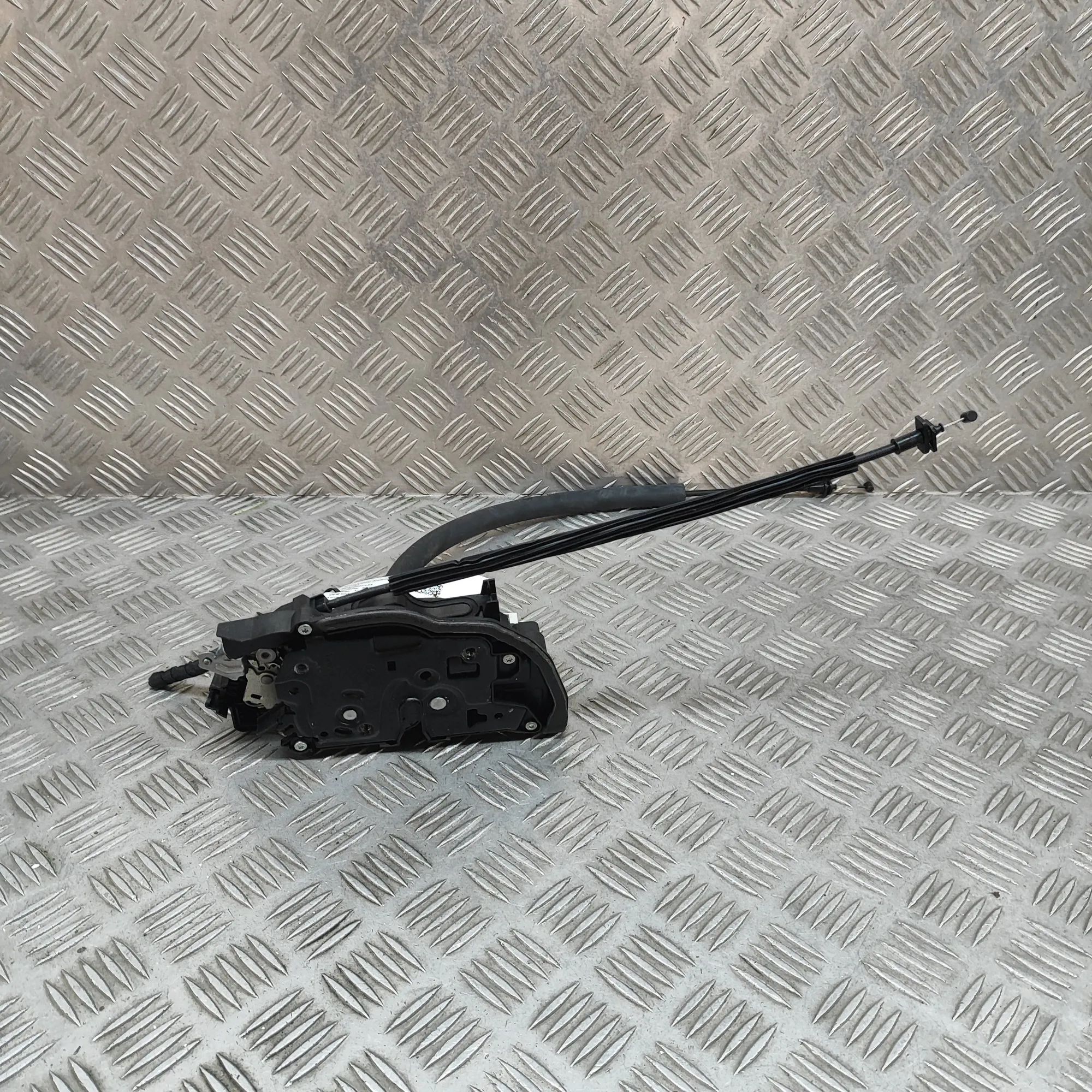 Land Rover Range Rover Sport (L461) Door lock — front left Door lock — front left — LAND ROVER RANGE ROVER...
