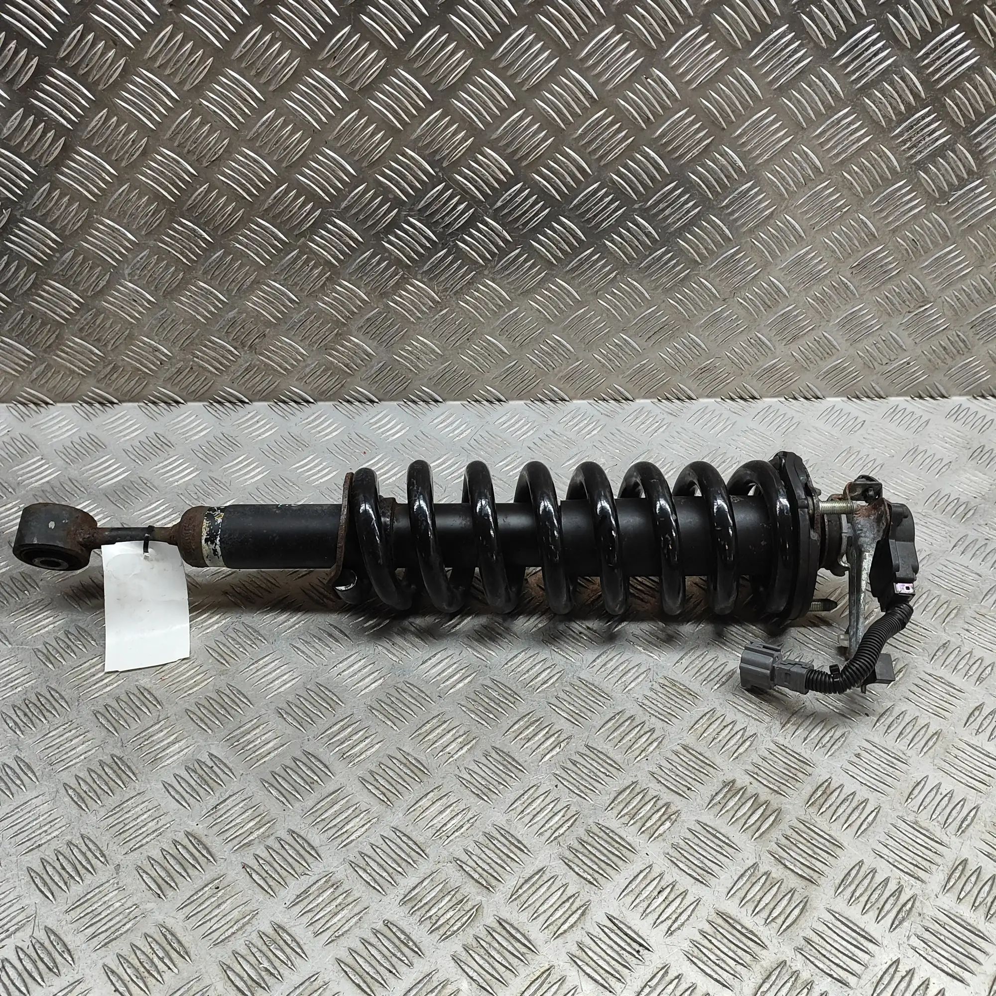 Toyota Land Cruiser 150 Shock absorber — front right Shock absorber — front right — TOYOTA LAND CRUI...