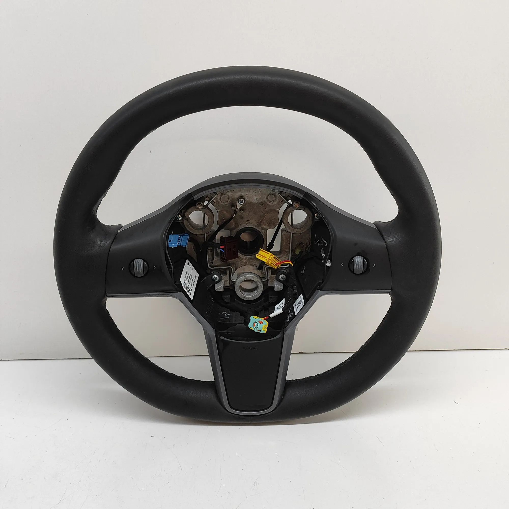 Tesla Model Y steering wheel Steering Wheel — TESLA MODEL Y (5YJY) (2019-PRE...