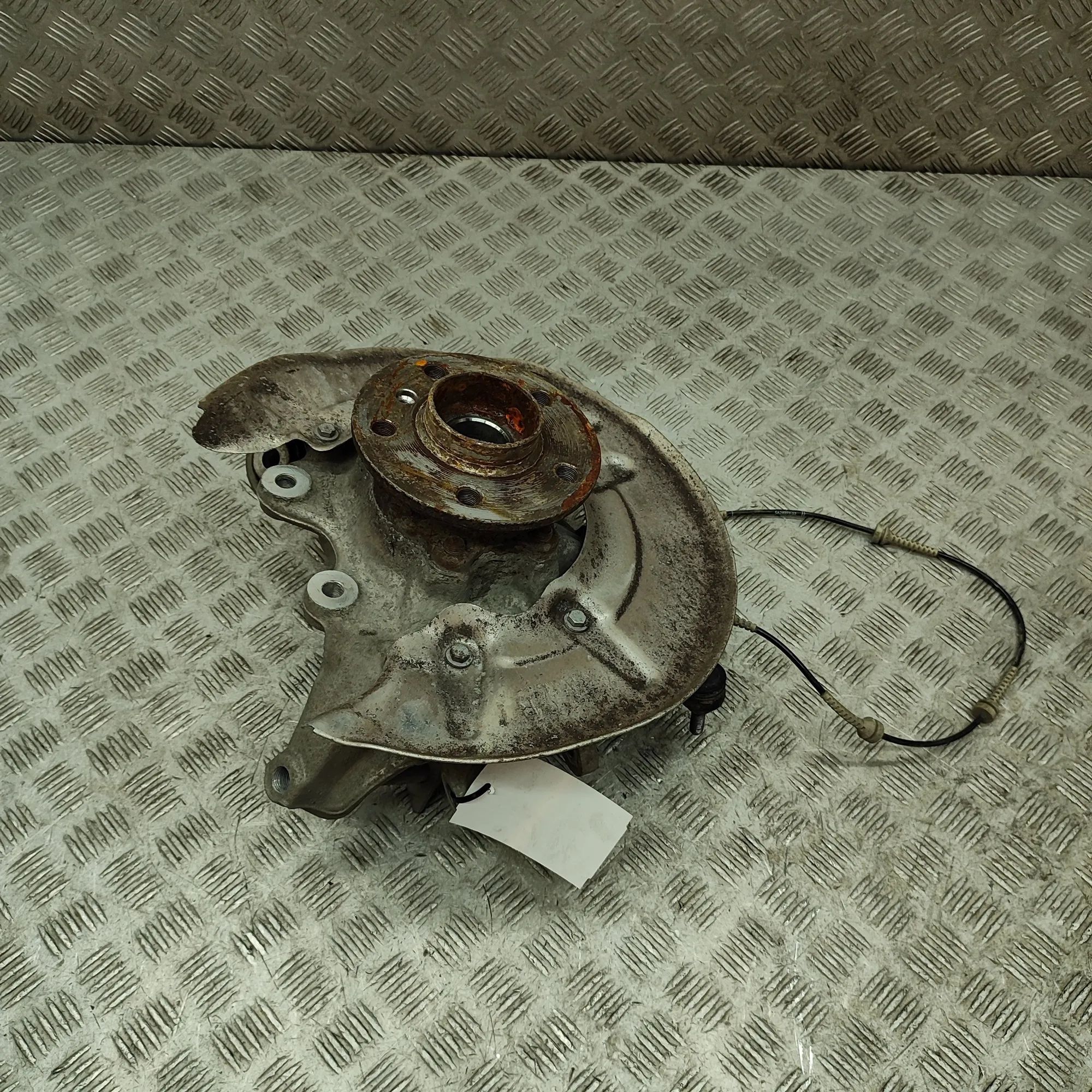 BMW iX (I20) Rear Right Wheel Hub Rear Right Wheel Hub — BMW IX (I20) (2021-PRESE...