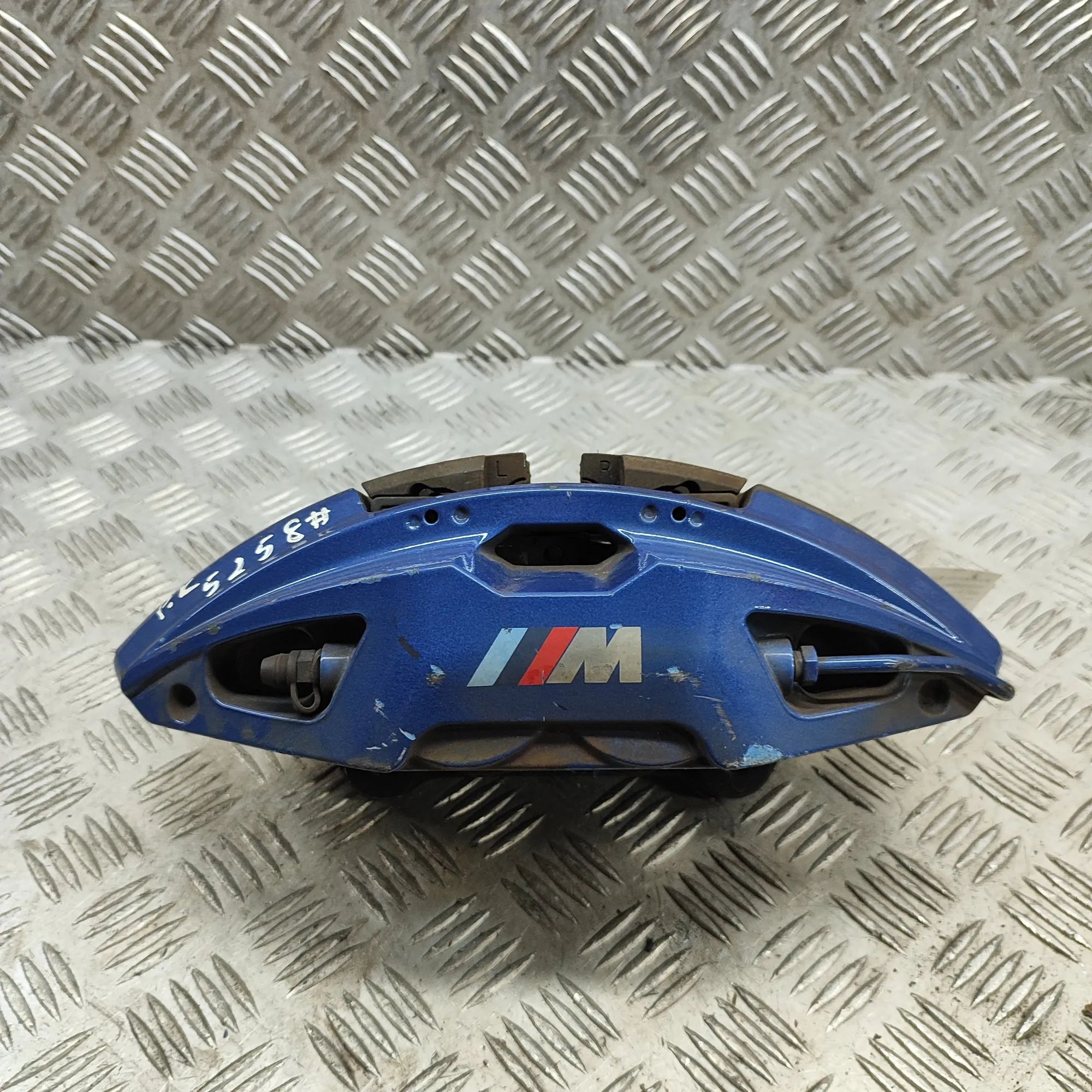 BMW 5 (G30 / G31) Front Left Brake Caliper Front left brake caliper — BMW 5 SERIES (G30, G...