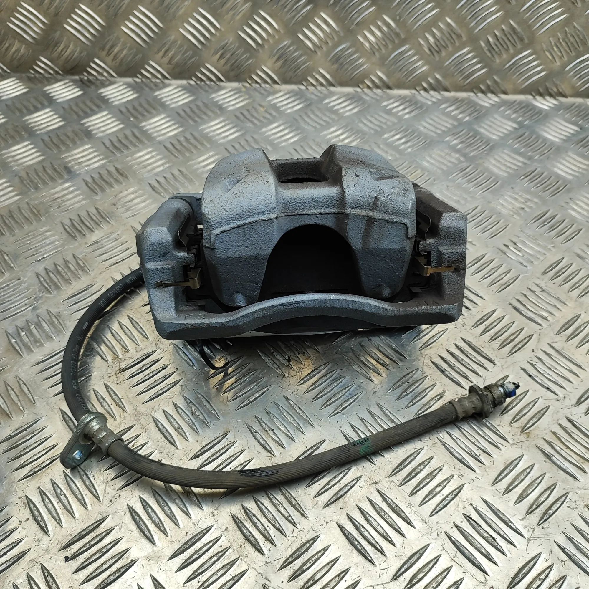 Honda HR-V / e:Ny1 Brake caliper — front right Brake caliper — front right — HONDA E:NY1 (2023...