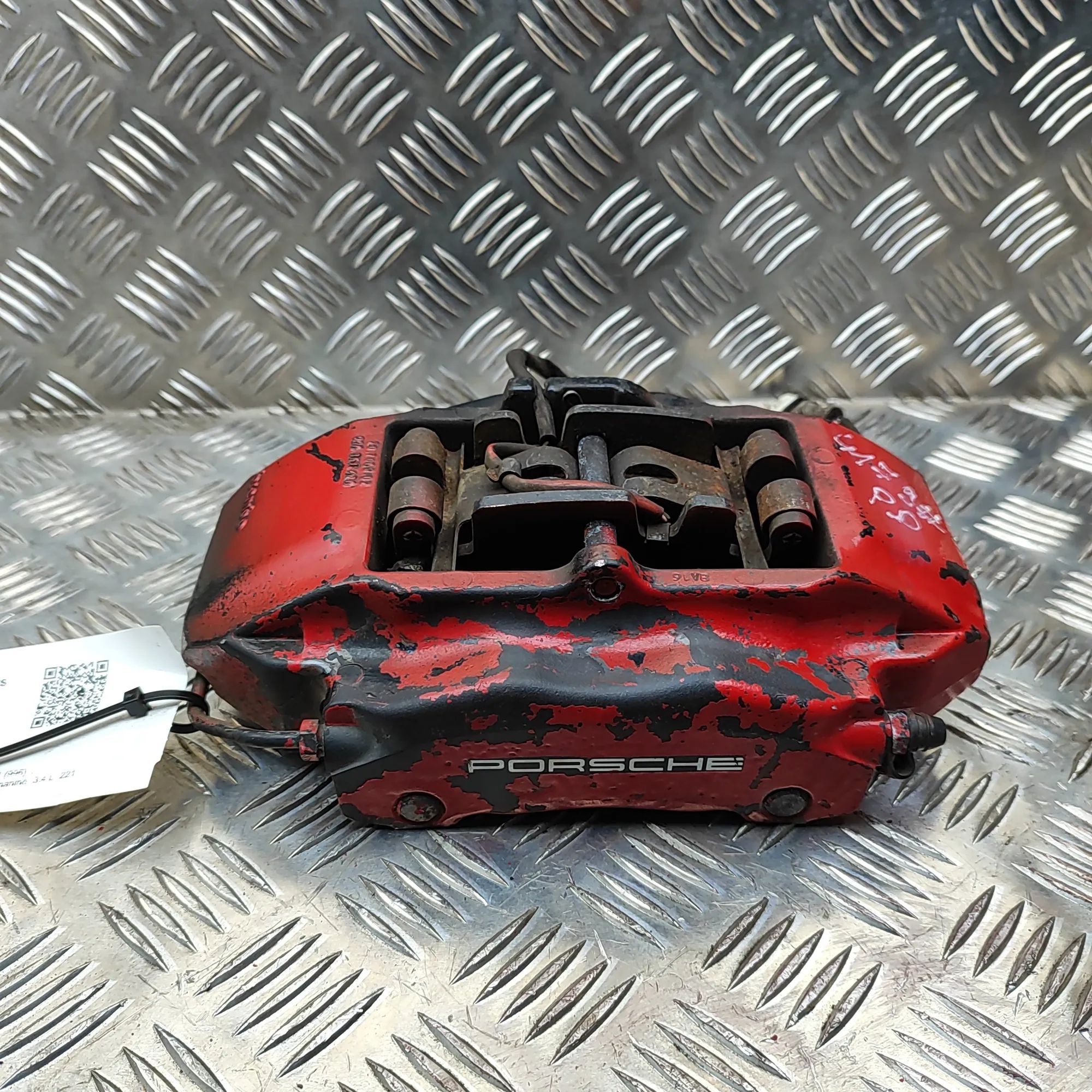 Porsche 911 (996) Brake caliper — front right Brake caliper — front right — PORSCHE 911 (996)...