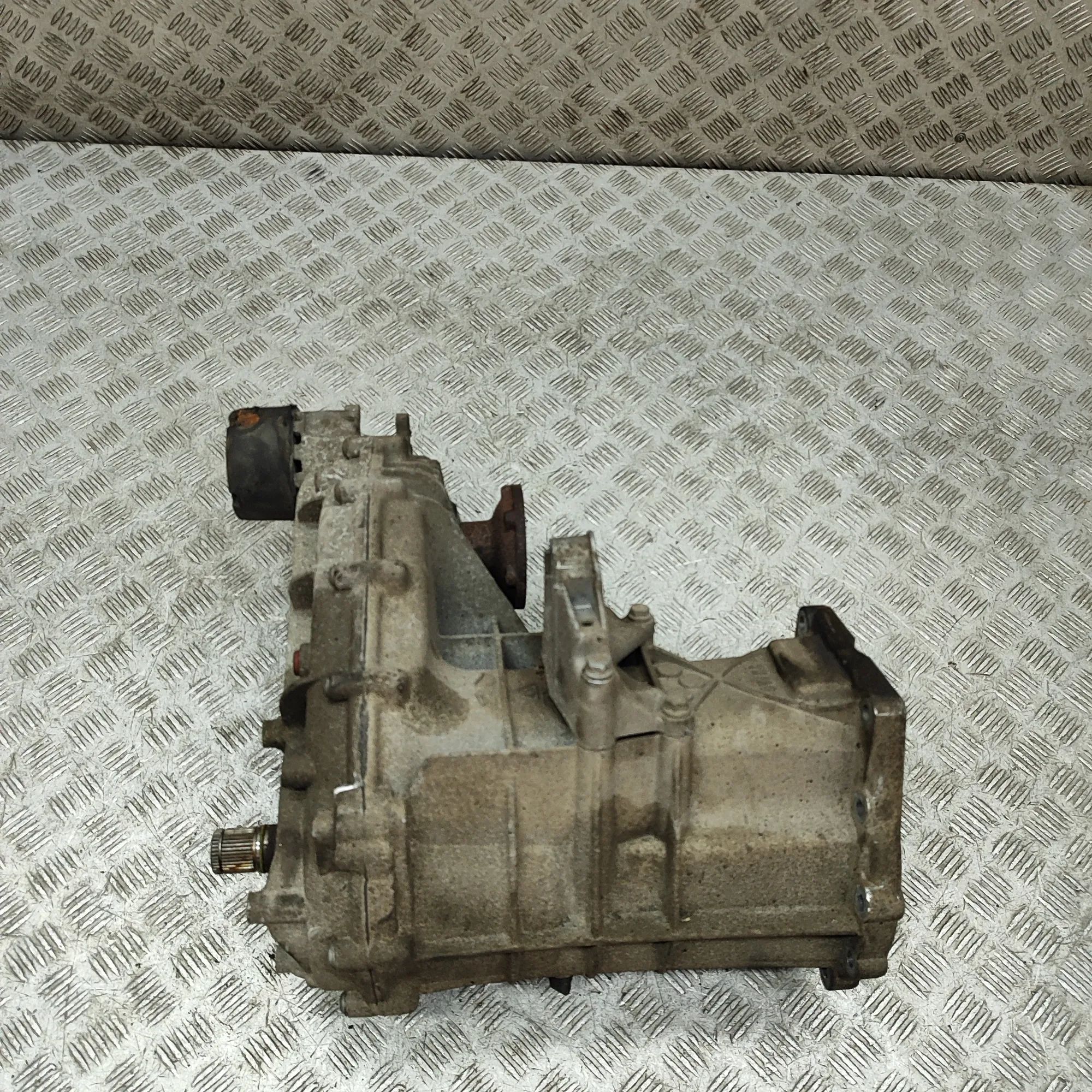 Audi Q7 (4L) Transfer case Transfer case — AUDI Q7 (4L) (2006-2015) — 7L63...