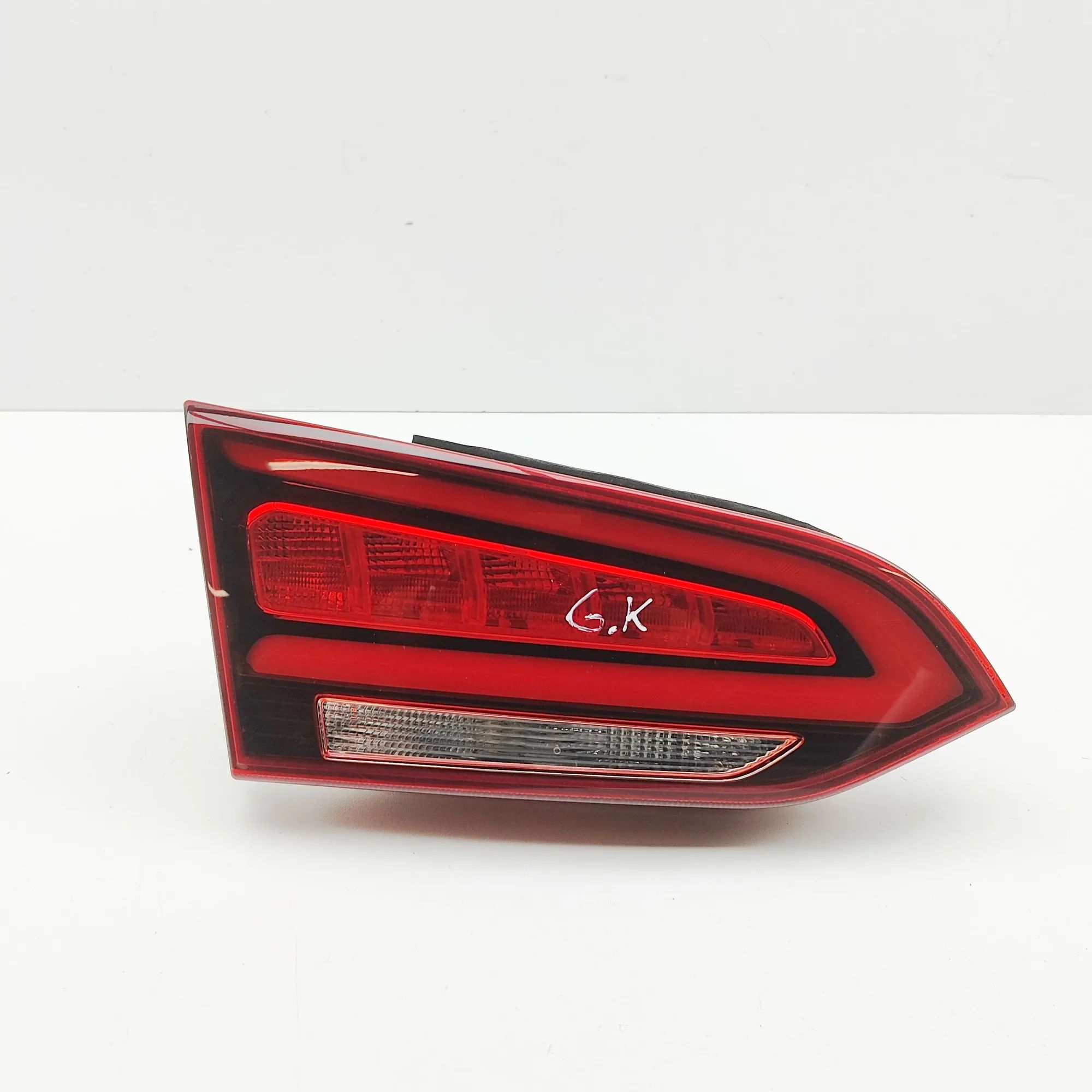 Hyundai Santa Fe Left Side Tailgate Tail Light Left Side Tailgate Tail Light — HYUNDAI SANTA F...