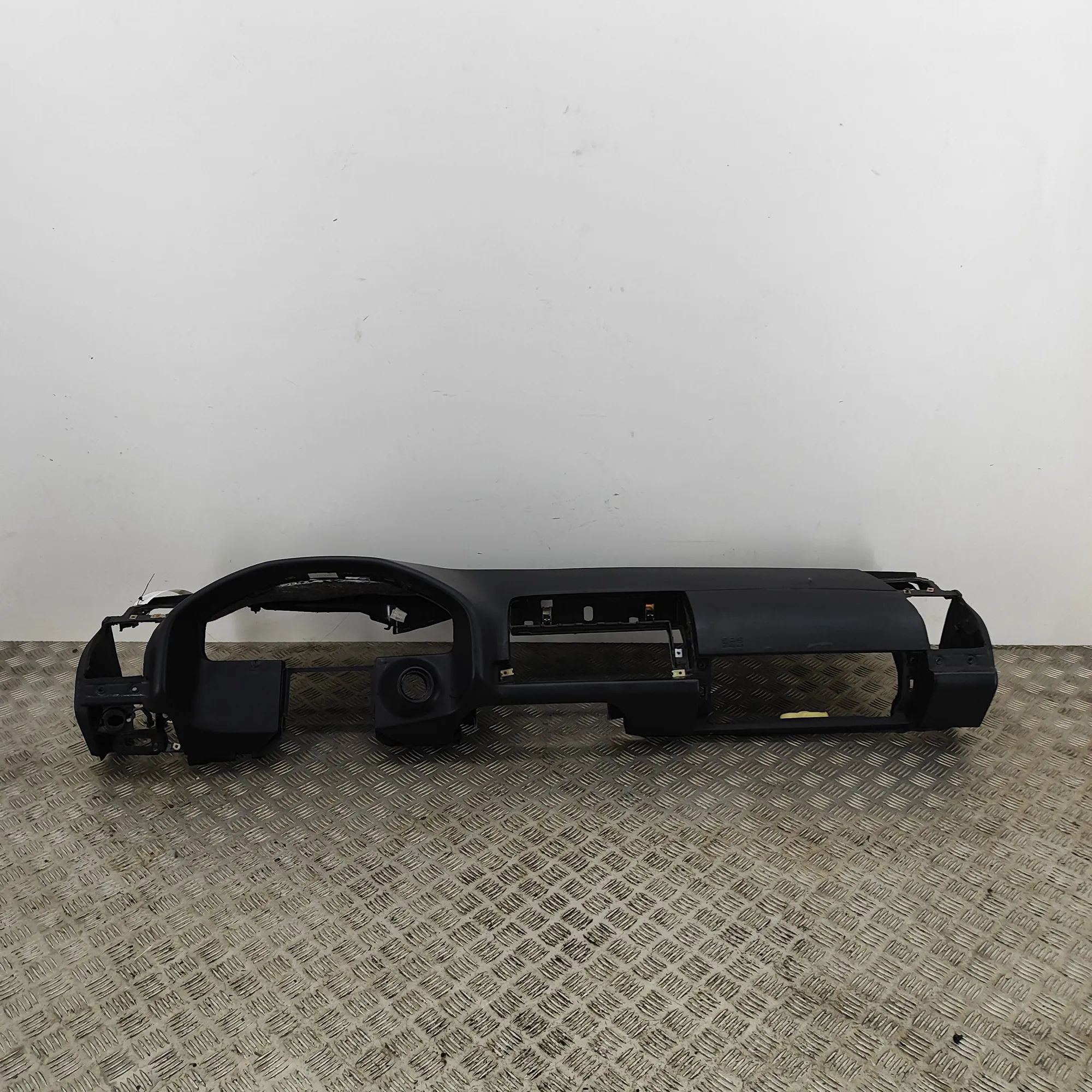 Mercedes-Benz 200 - 500 / E (W124) Dashboard Dashboard — MERCEDES BENZ S-CLASS (W140) (1991-...
