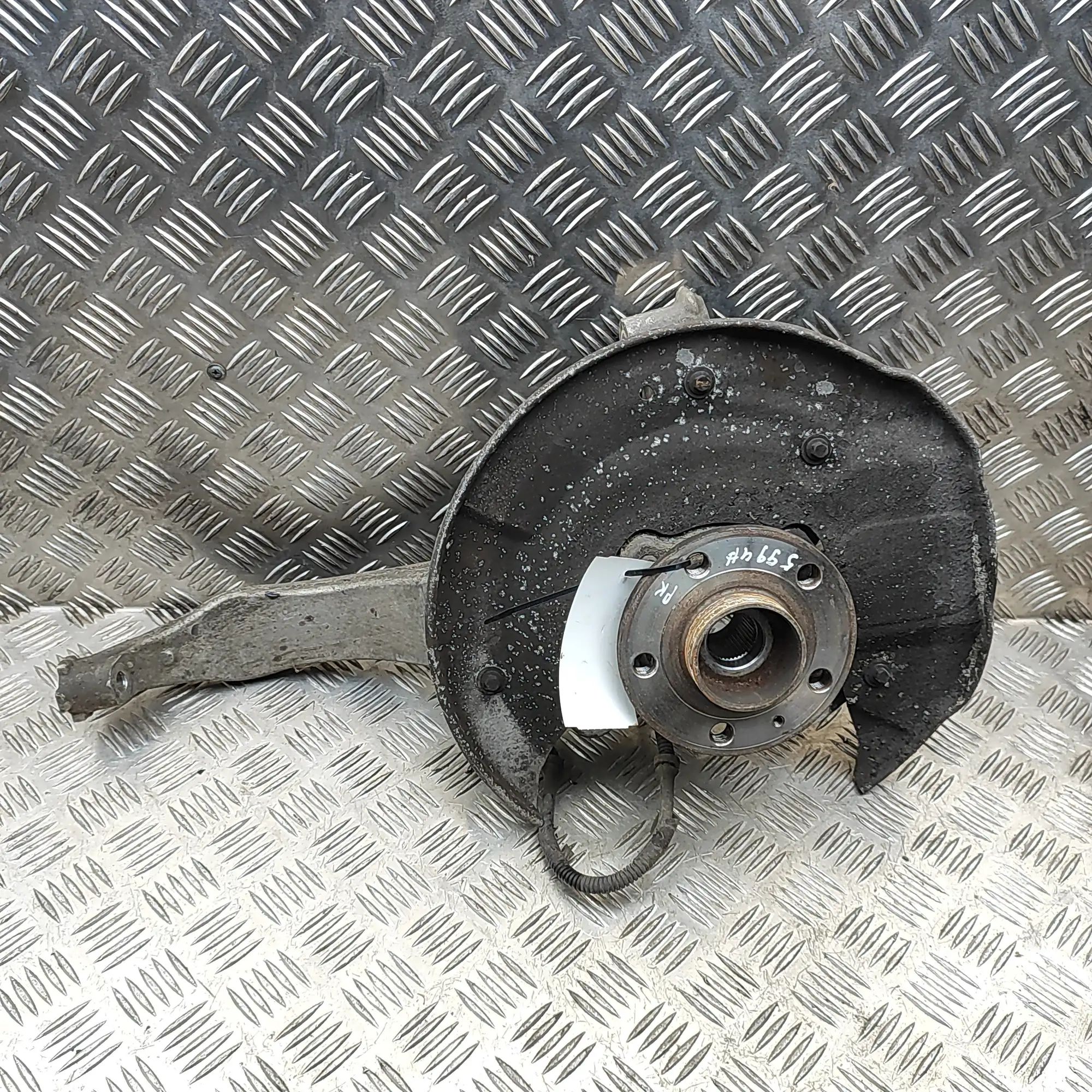 Volvo S90 Front Left Wheel Hub Front Left Wheel Hub — VOLVO S90 / V90 (2016-20...