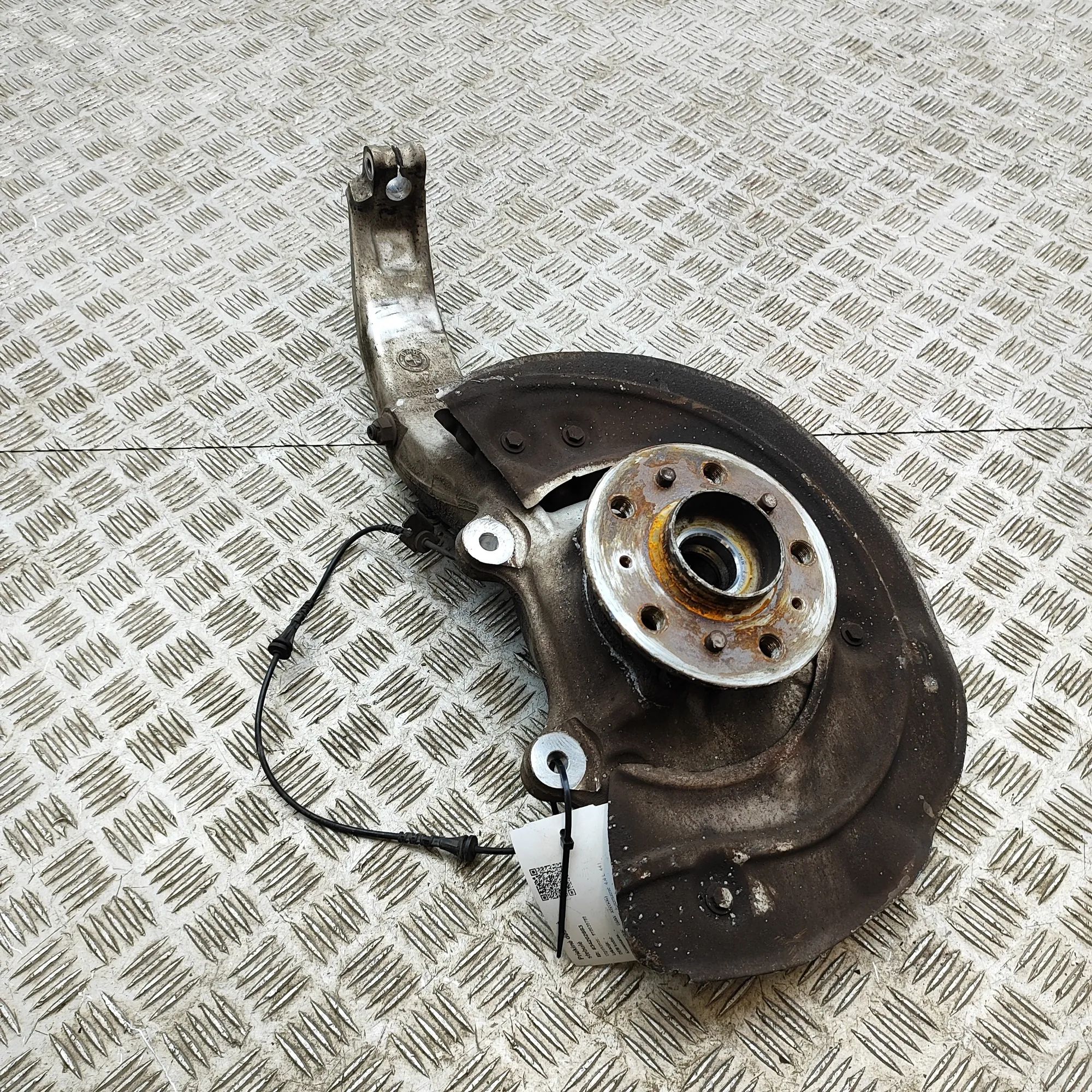 BMW X6 (G06) Front Right Wheel Hub Front Right Wheel Hub — BMW X6 (G06, F96) (2019...