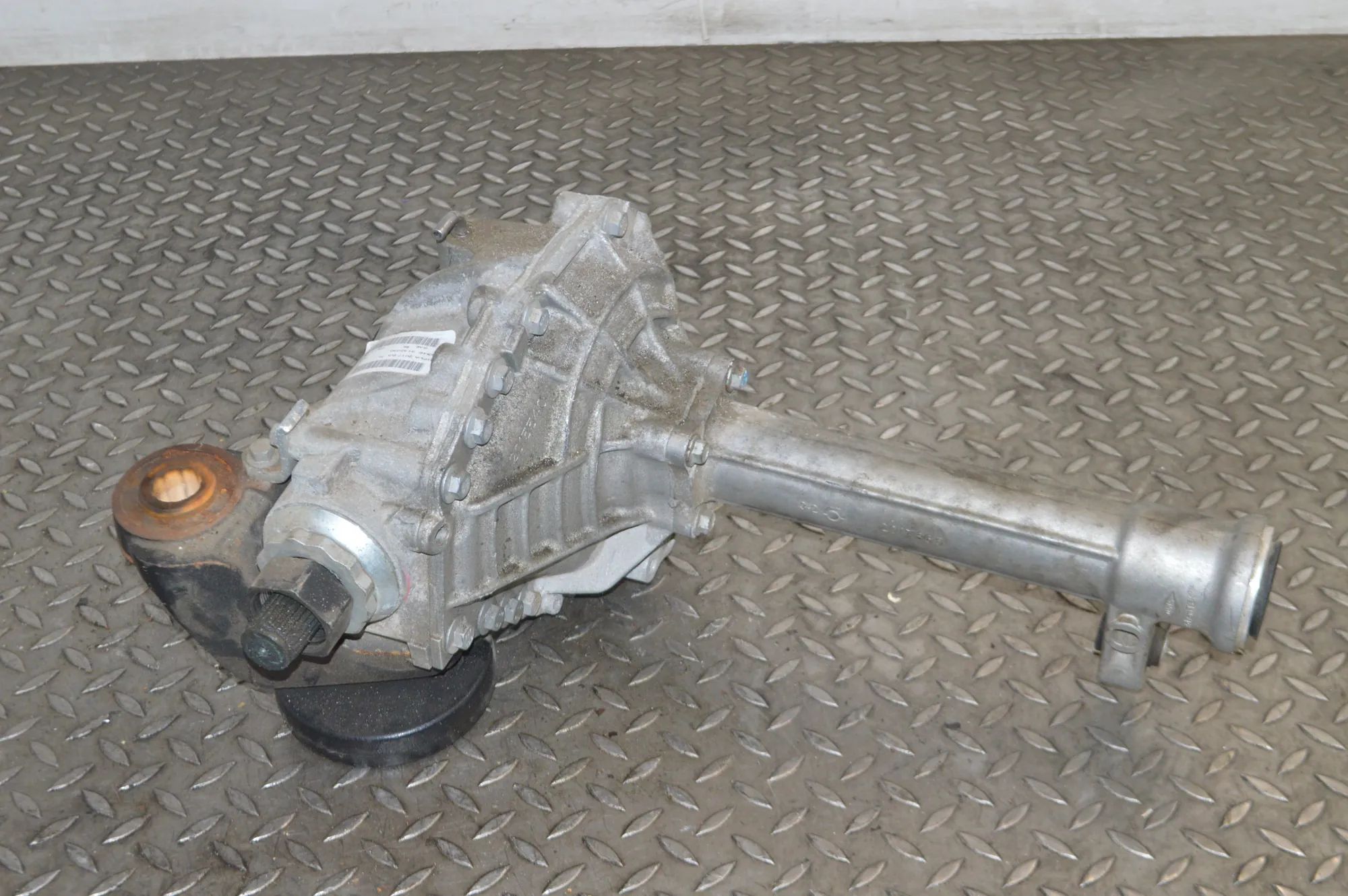 Land Rover Range Rover Sport (L494) front differential Front differential — LAND ROVER RANGE ROVER SPO...