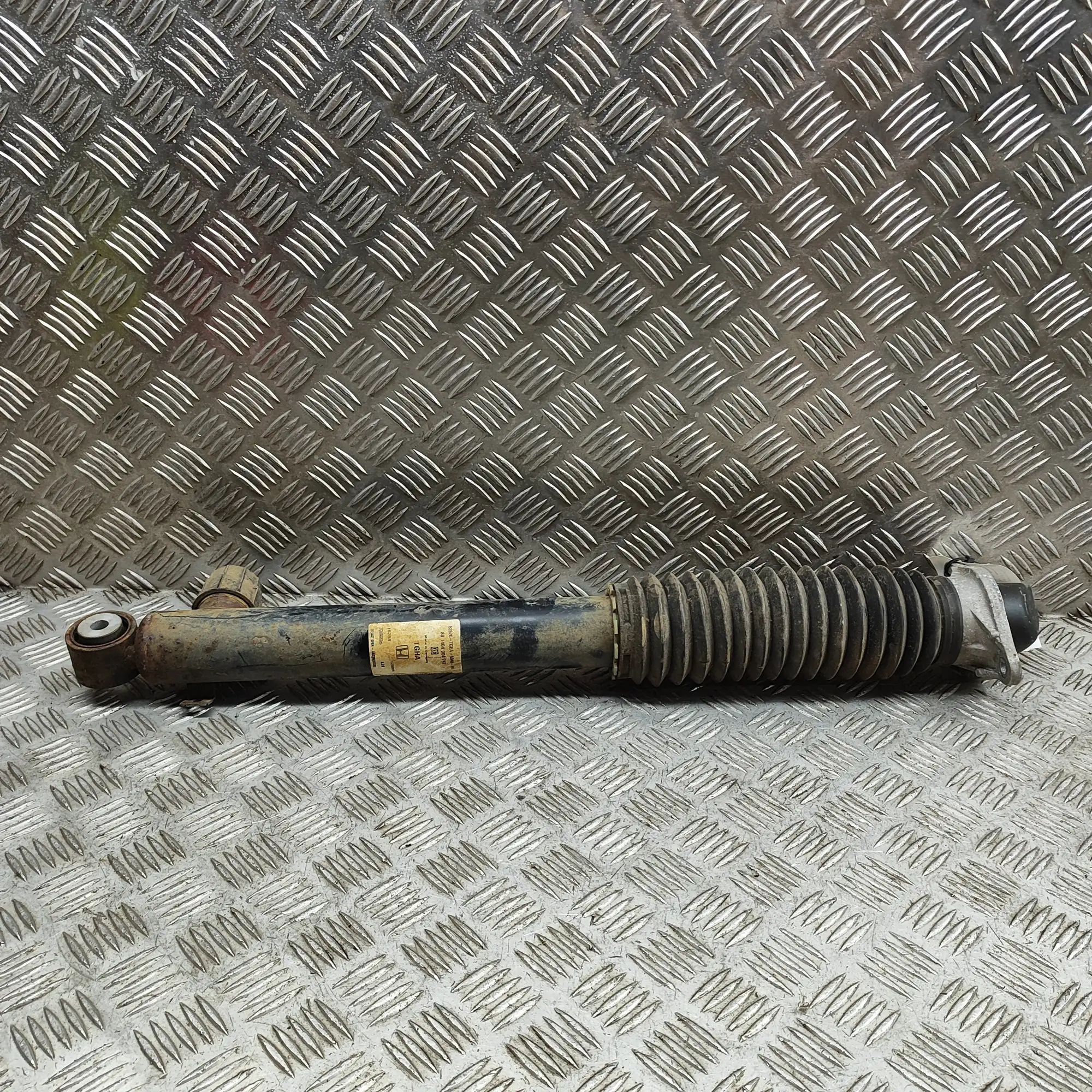 Honda Civic Rear Left Shock Absorber Rear Left Shock Absorber — HONDA CIVIC (FC, FK)...