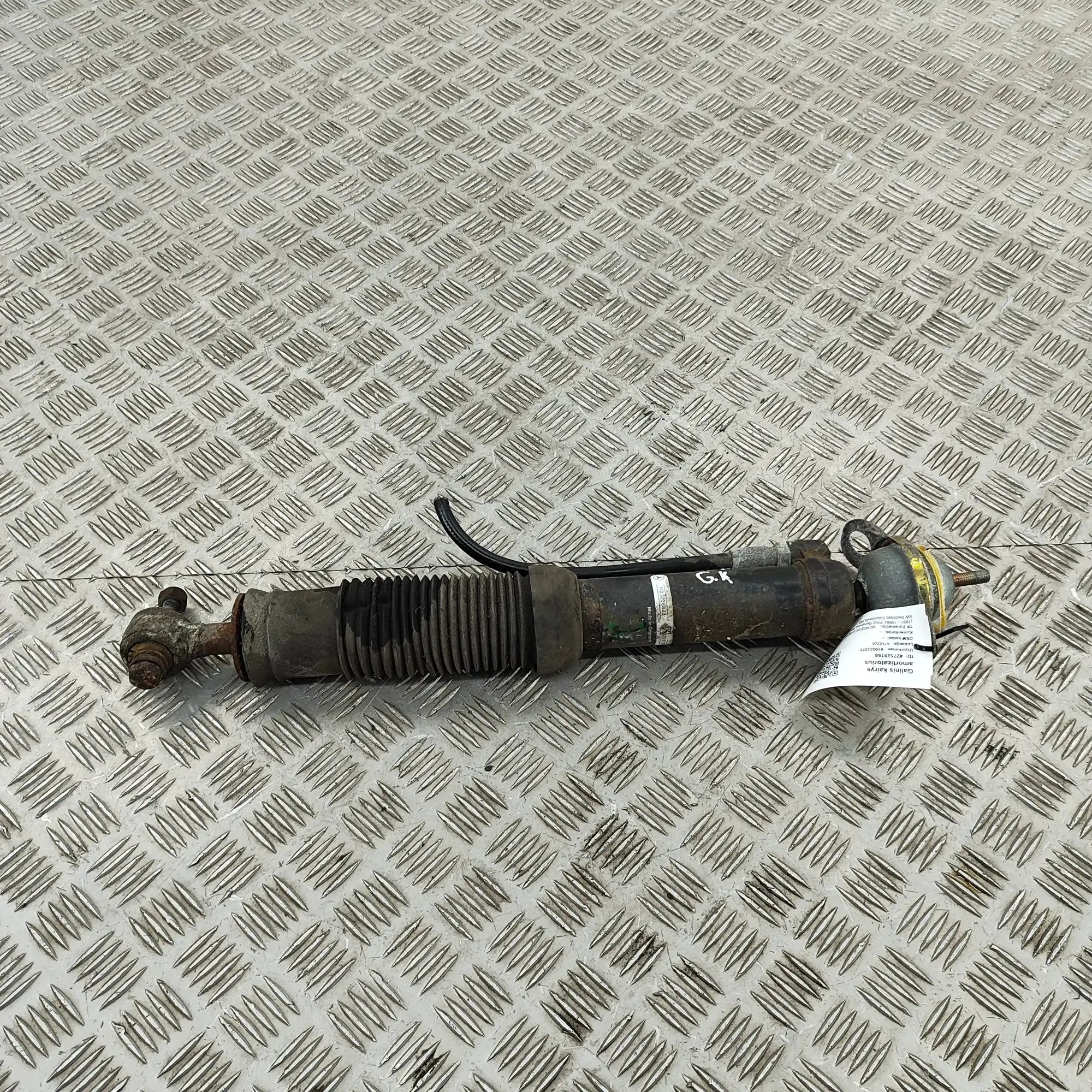 Mercedes-Benz 200 - 500 / E (W124) Rear Left Shock Absorber Rear Left Shock Absorber — MERCEDES BENZ S-CLAS...