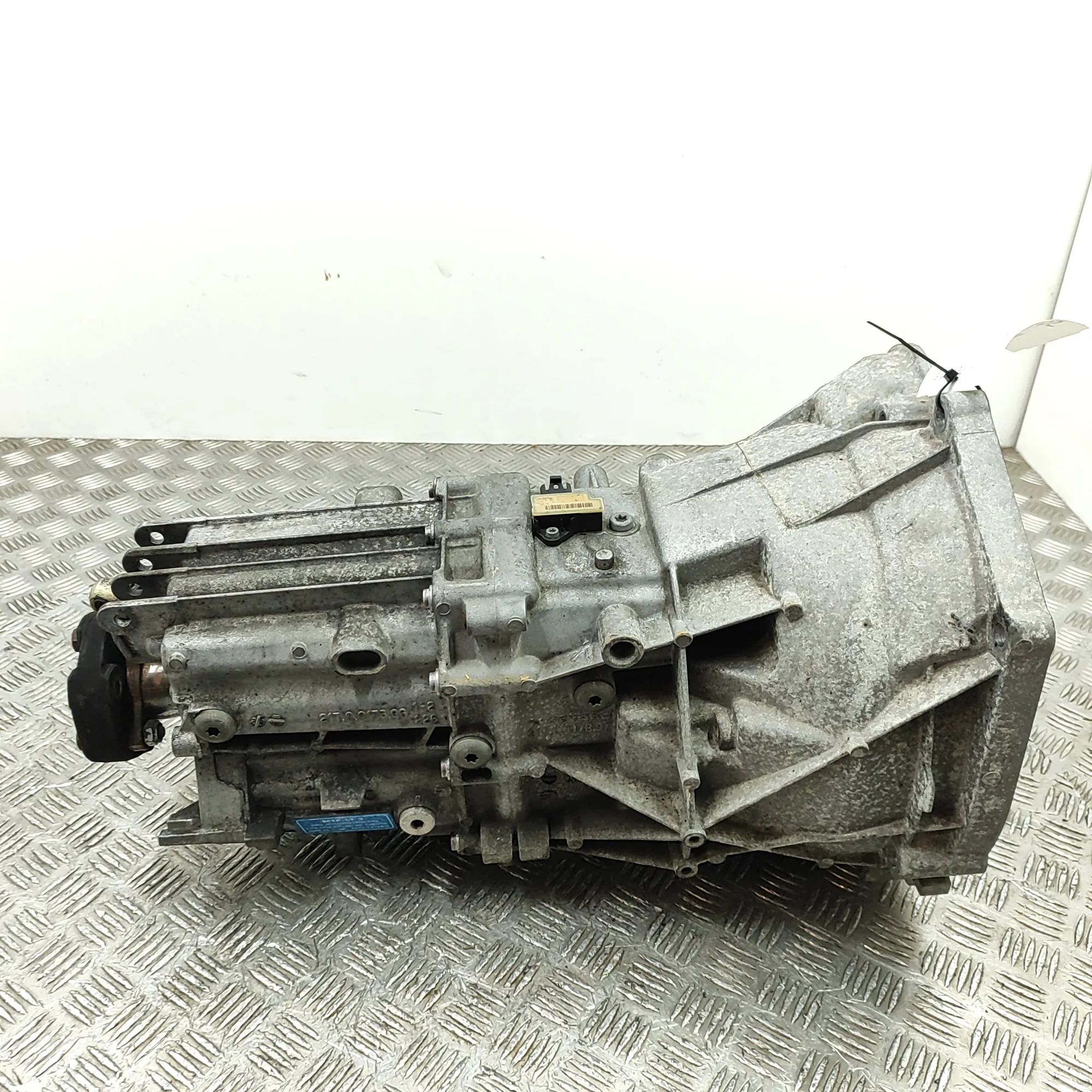 BMW 3 (E90 / E91 / E92 / E93) Gearbox Gearbox — BMW 3 SERIES (E90, E91, E92, E93) (20...