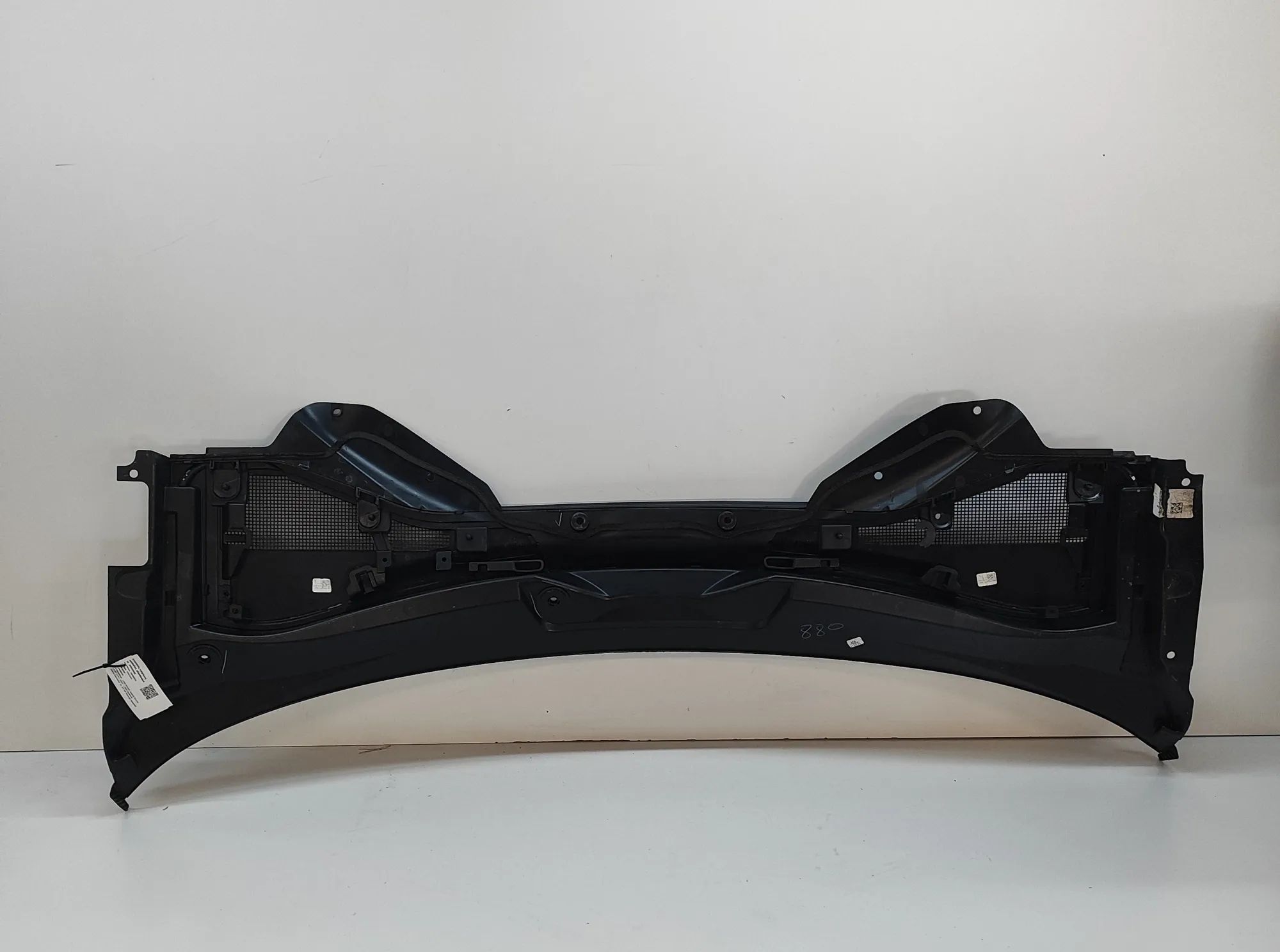 Land Rover Range Rover Sport (L461) Front Wiper Cowl Trim Front Wiper Cowl Trim — LAND ROVER RANGE ROVER ...