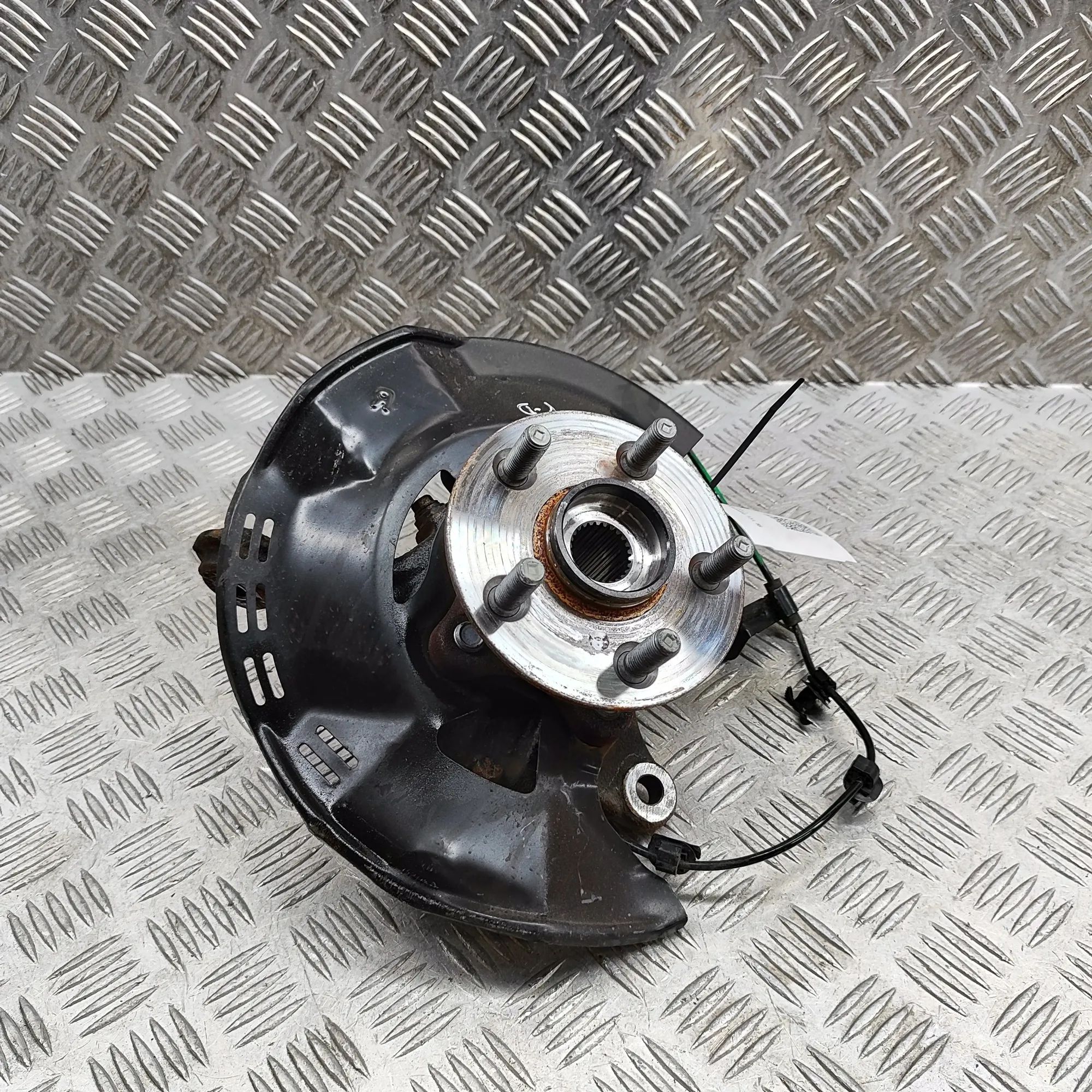 Toyota Yaris Front Right Wheel Hub Front Right Wheel Hub — TOYOTA YARIS (_P21_) (2...