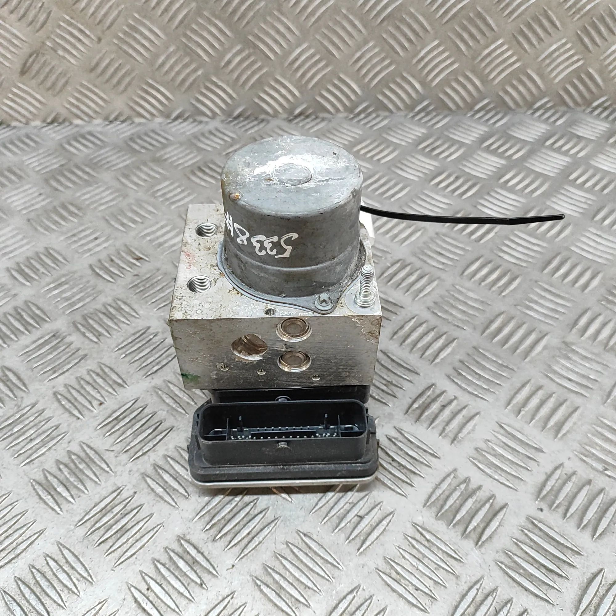 Nissan Juke ABS hydraulic pump ABS Pump — NISSAN JUKE (F15) (2010-2019) — 4766...