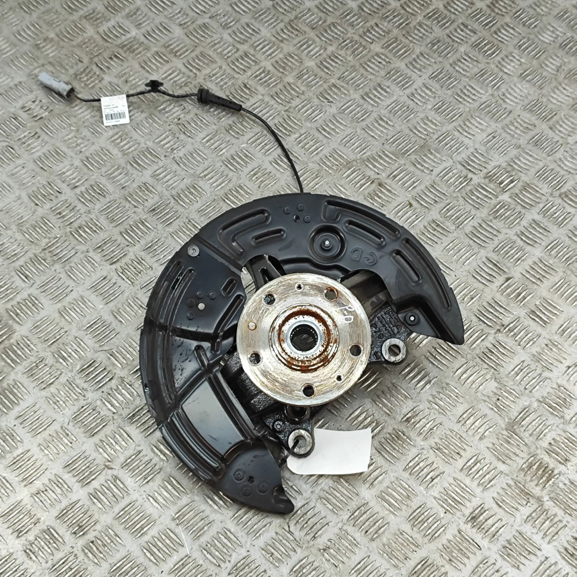 Peugeot 5008 Front Right Wheel Hub Front Right Wheel Hub — PEUGEOT 5008 (III KA, K...